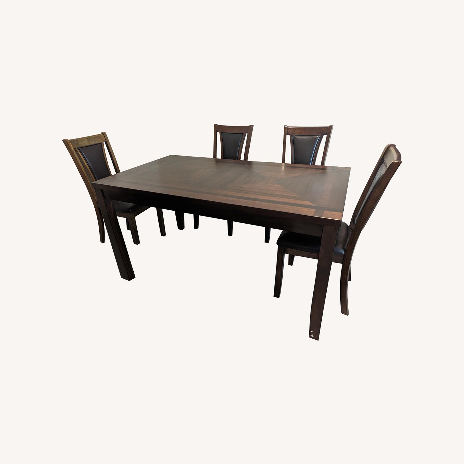 Biglots DiningTable with 4 Chairs - image-0