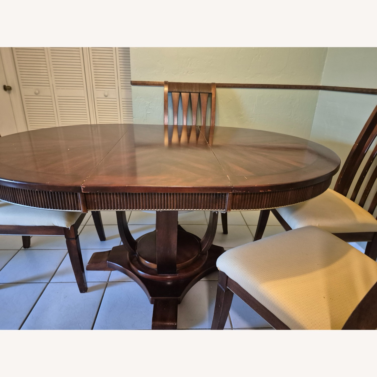 Table Set + 4 Chairs - image-3