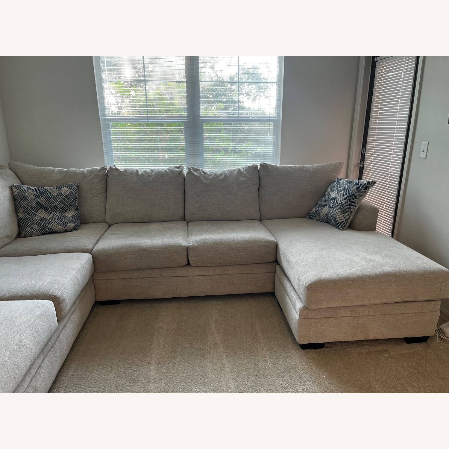 Copley Place 2 Pc Right Arm Chaise Sectional - image-2