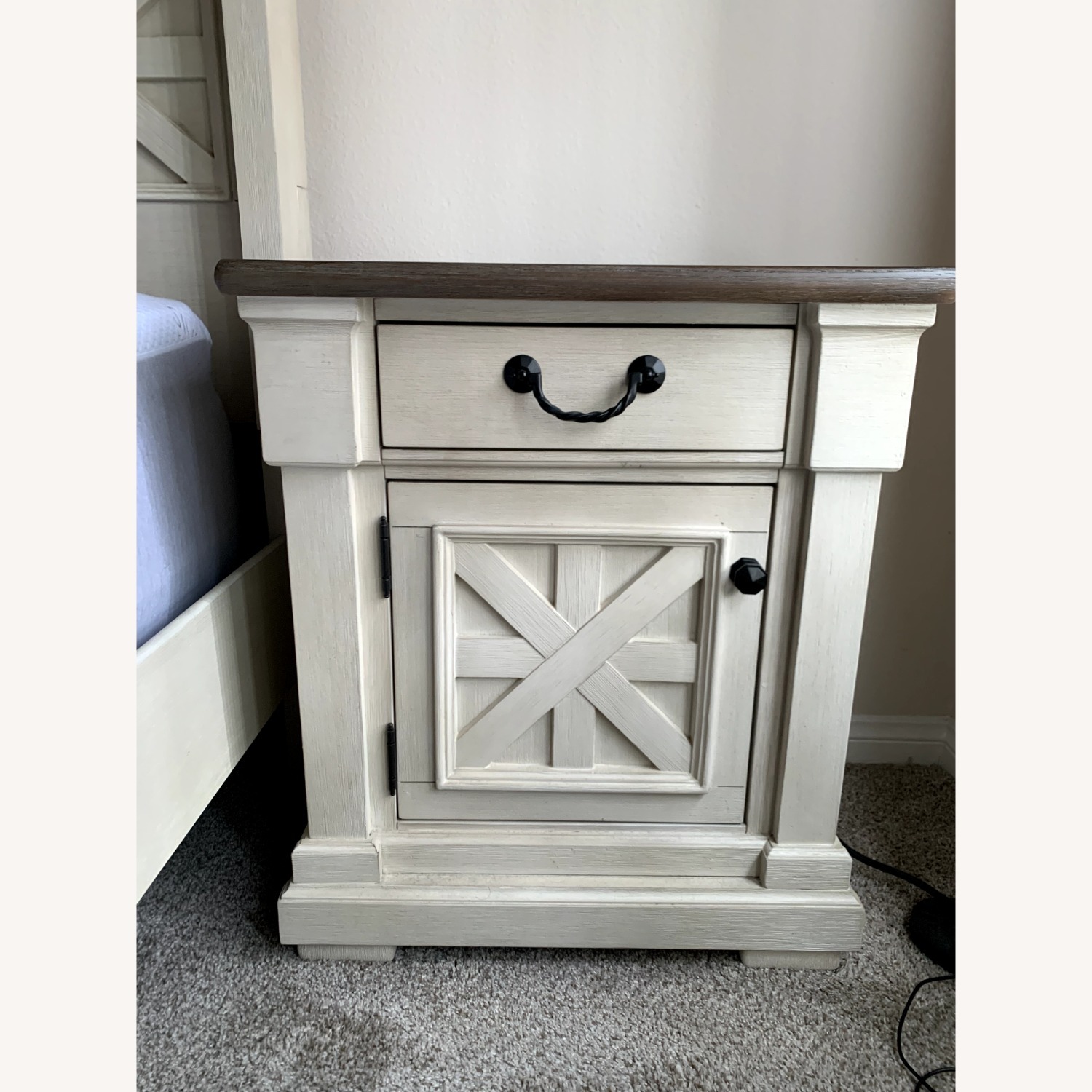 Bolanburg 2 Nightstands - image-2