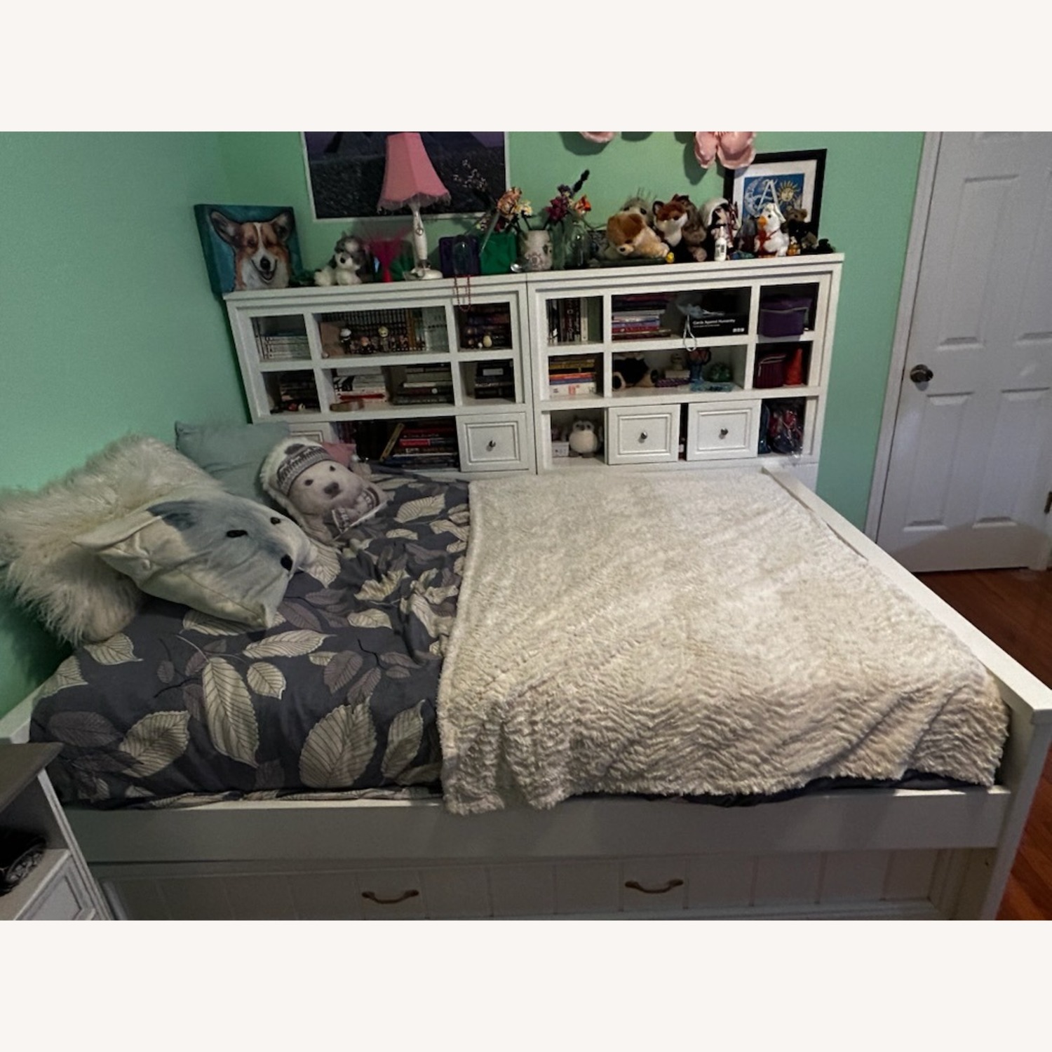 Rooms To Go Kids Teen Bed - image-1