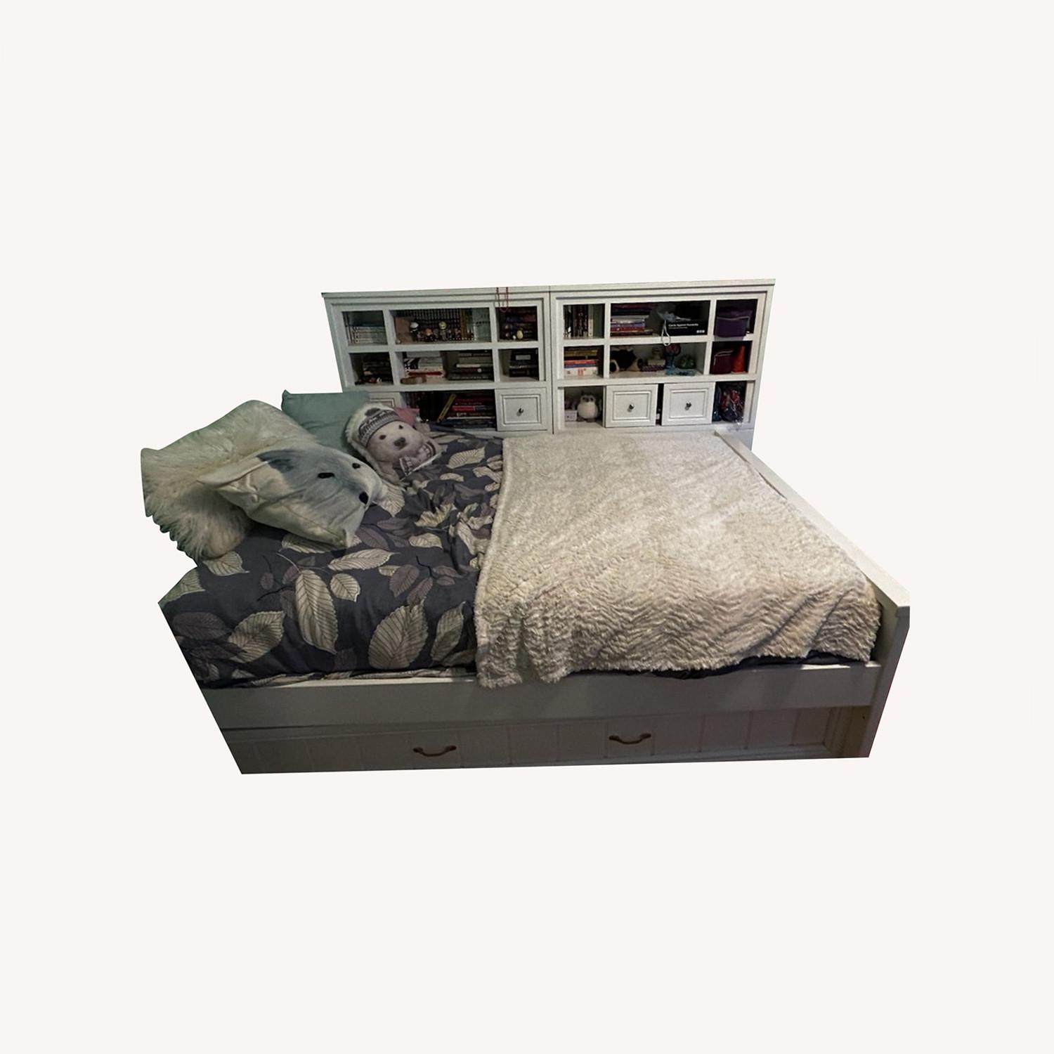 Rooms To Go Kids Teen Bed - image-0
