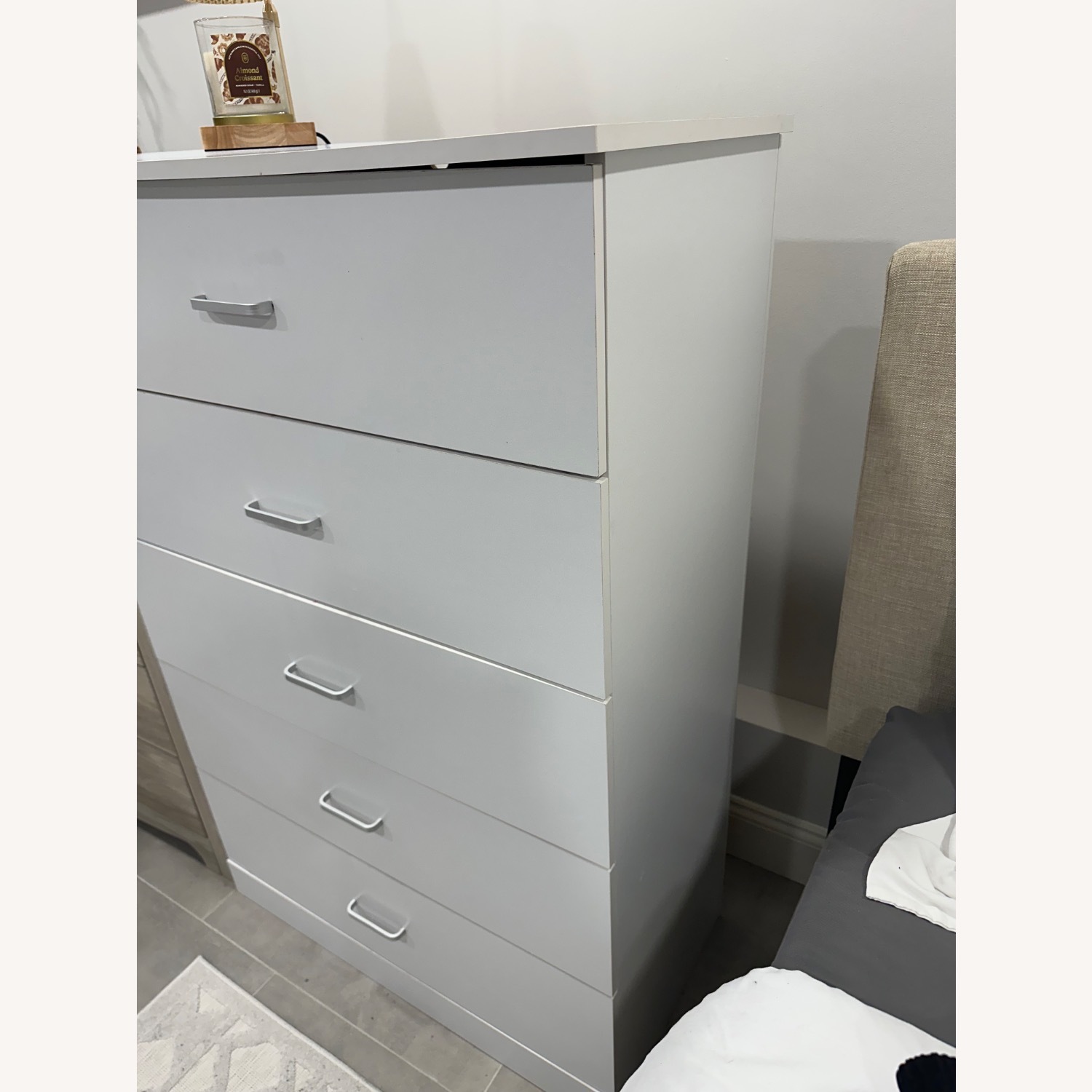 White Allyannah 5 Drawer 31.5'' W Dresser - image-11