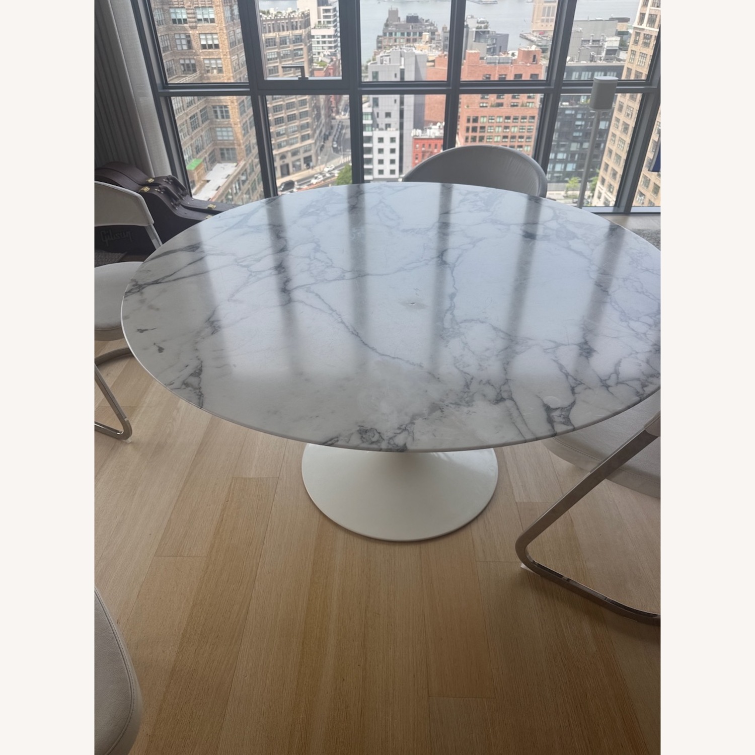 Saarinen Marble Round Dining Table - image-7