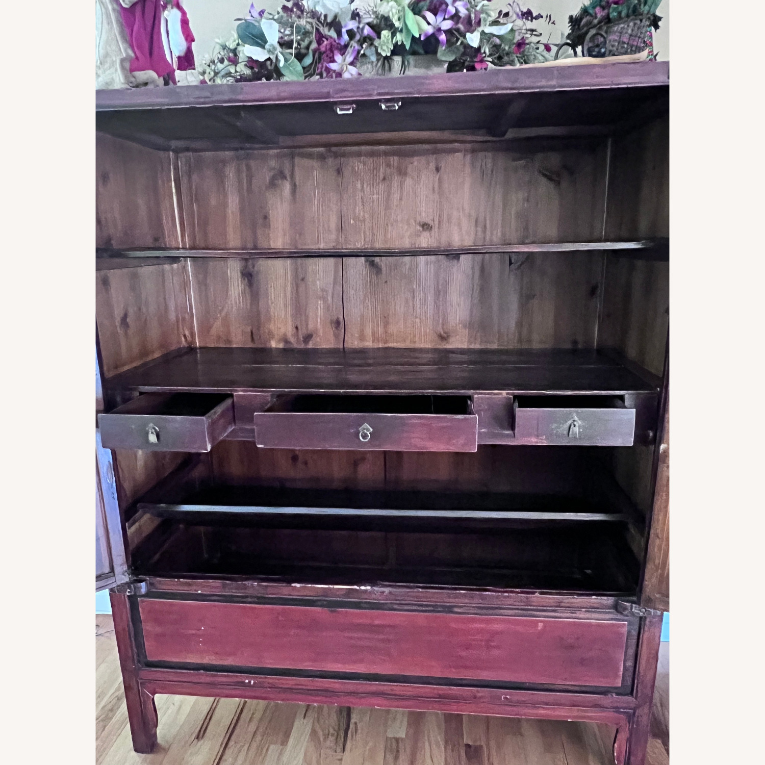 19th Century Qing Dynasty 4-Door Red Cabinet - image-1