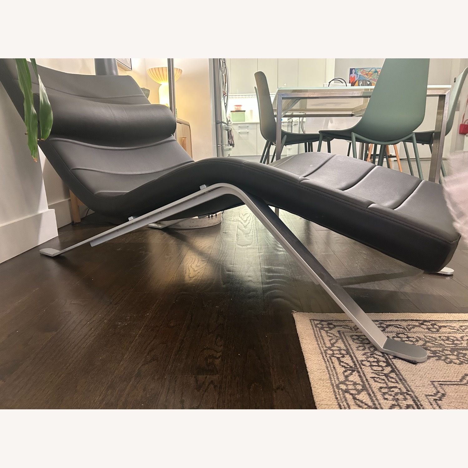 Gilda Chaise Lounge Chair Black Leather - image-3