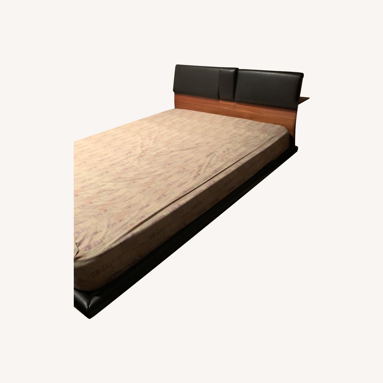 Headboard - image-0