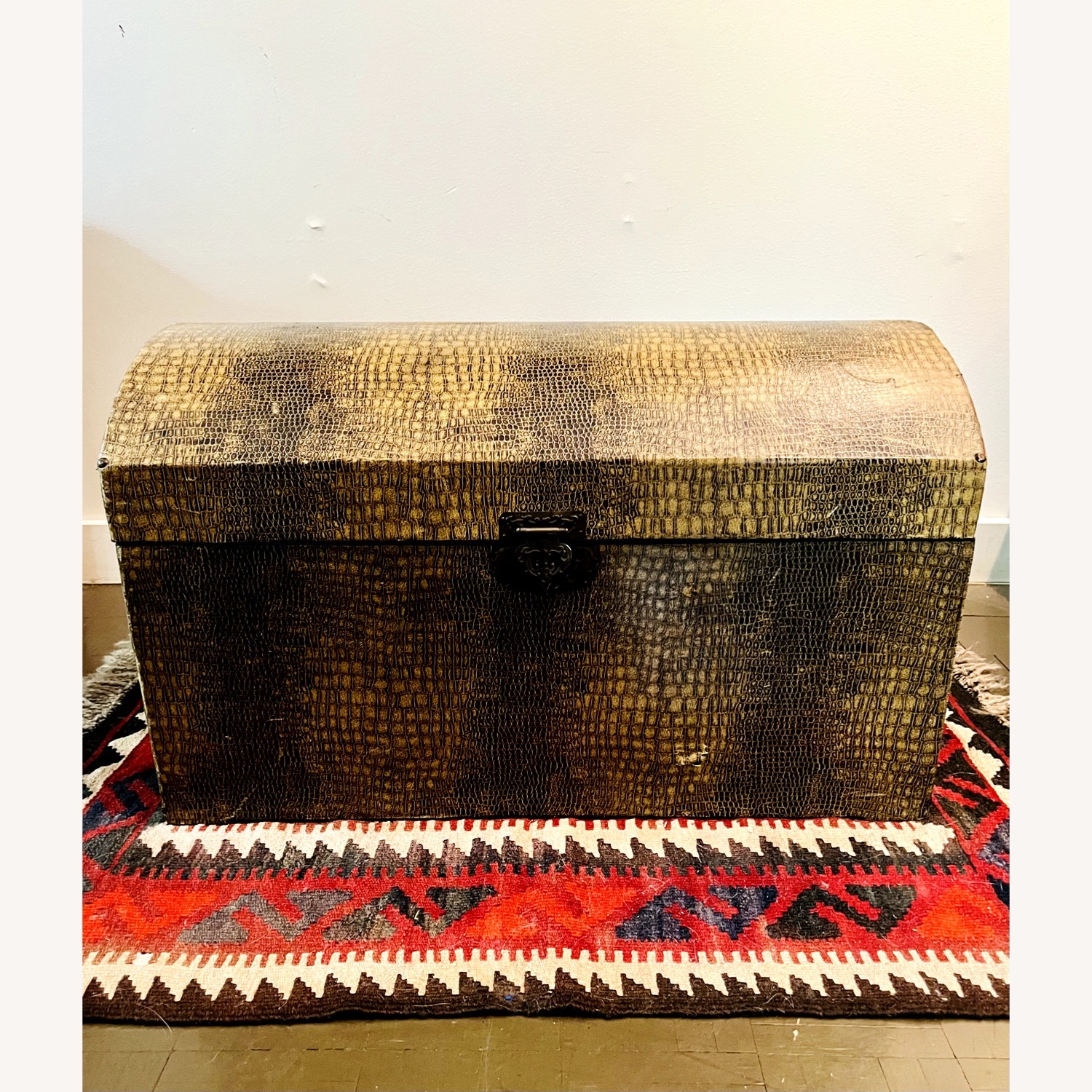 Vintage Storage Trunk Chest Faux Alligator Finish - image-6