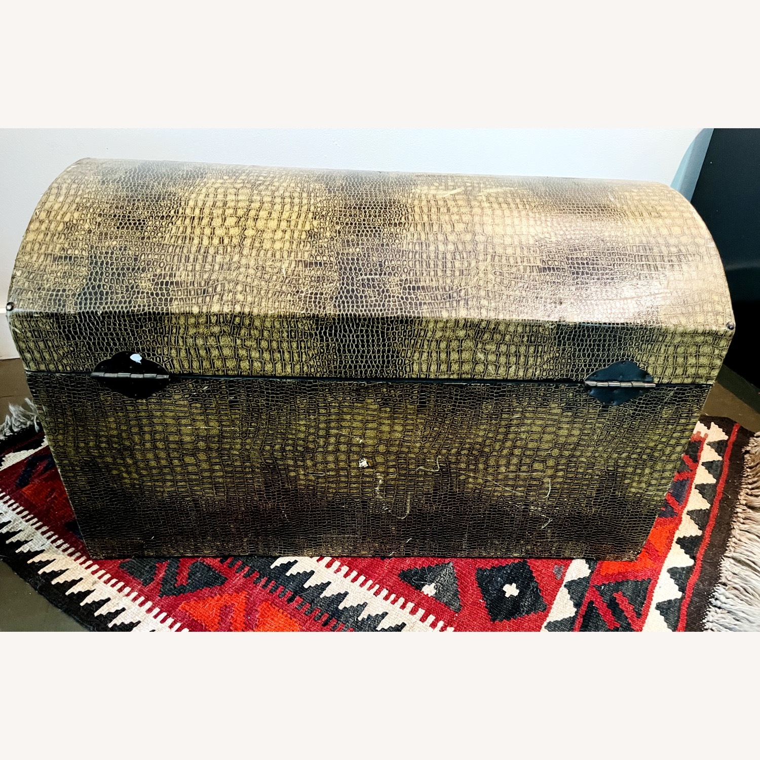 Vintage Storage Trunk Chest Faux Alligator Finish - image-9