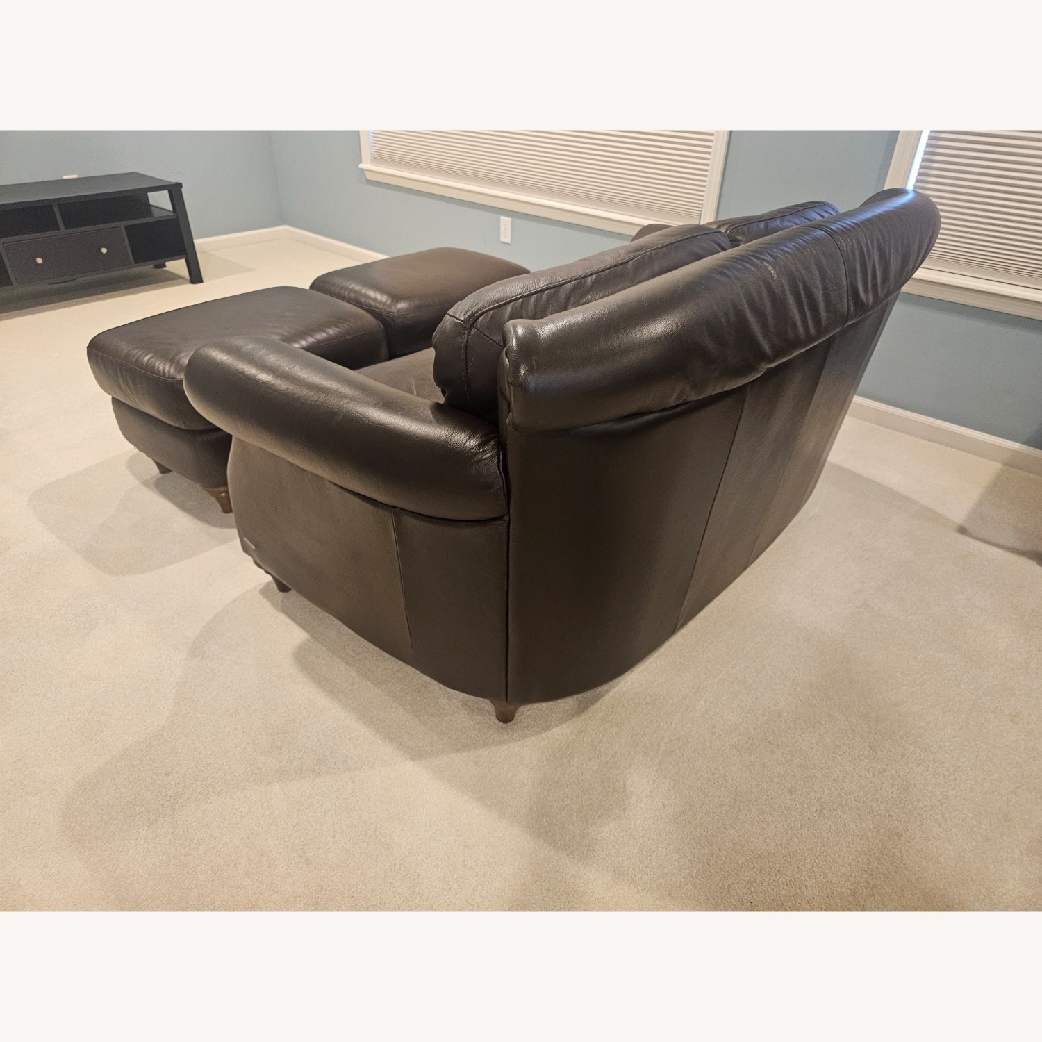 Natuzzi Leather Loveseat W 2 Ottomans - image-6