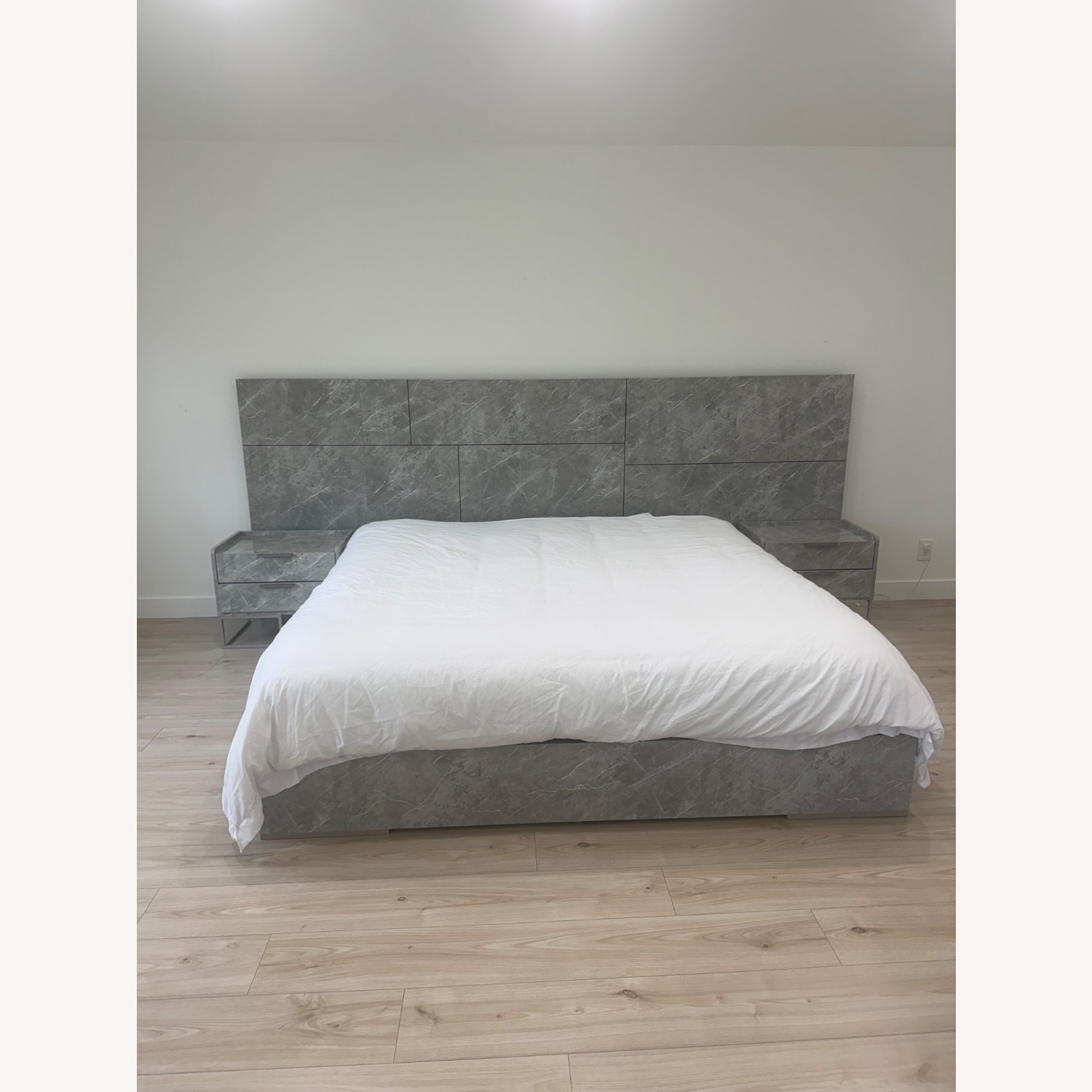 Nova Domus Modern Italian Bed with Nightstands - image-6