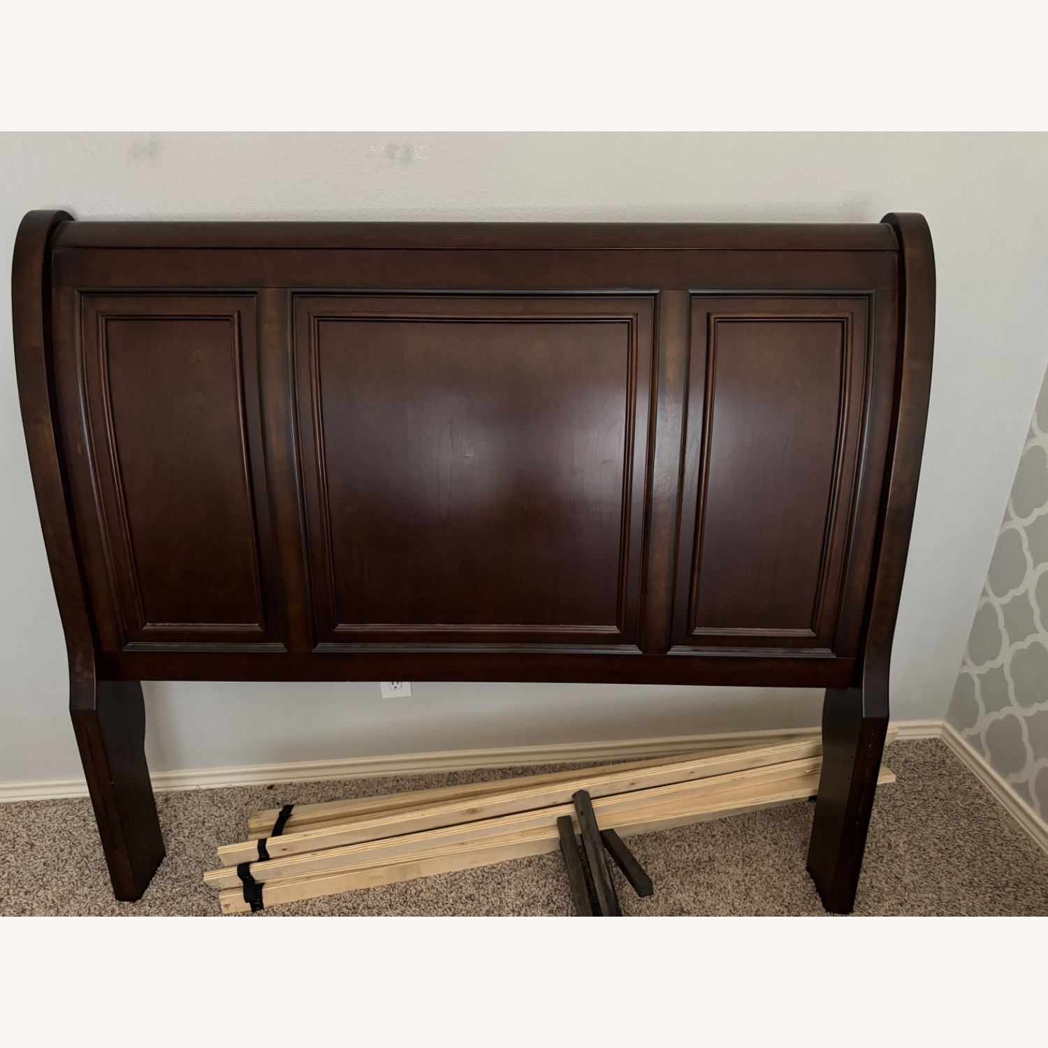 Ashley Furniture Porter Queen Sleigh Bed With Drawers - image-1