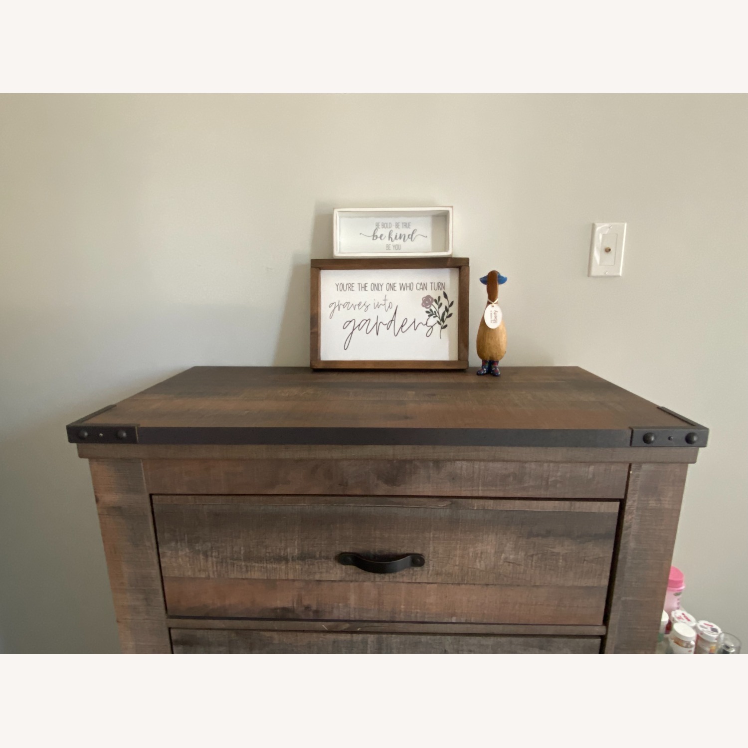 Ashley Furniture Trinell 5-Drawer Chest - image-8