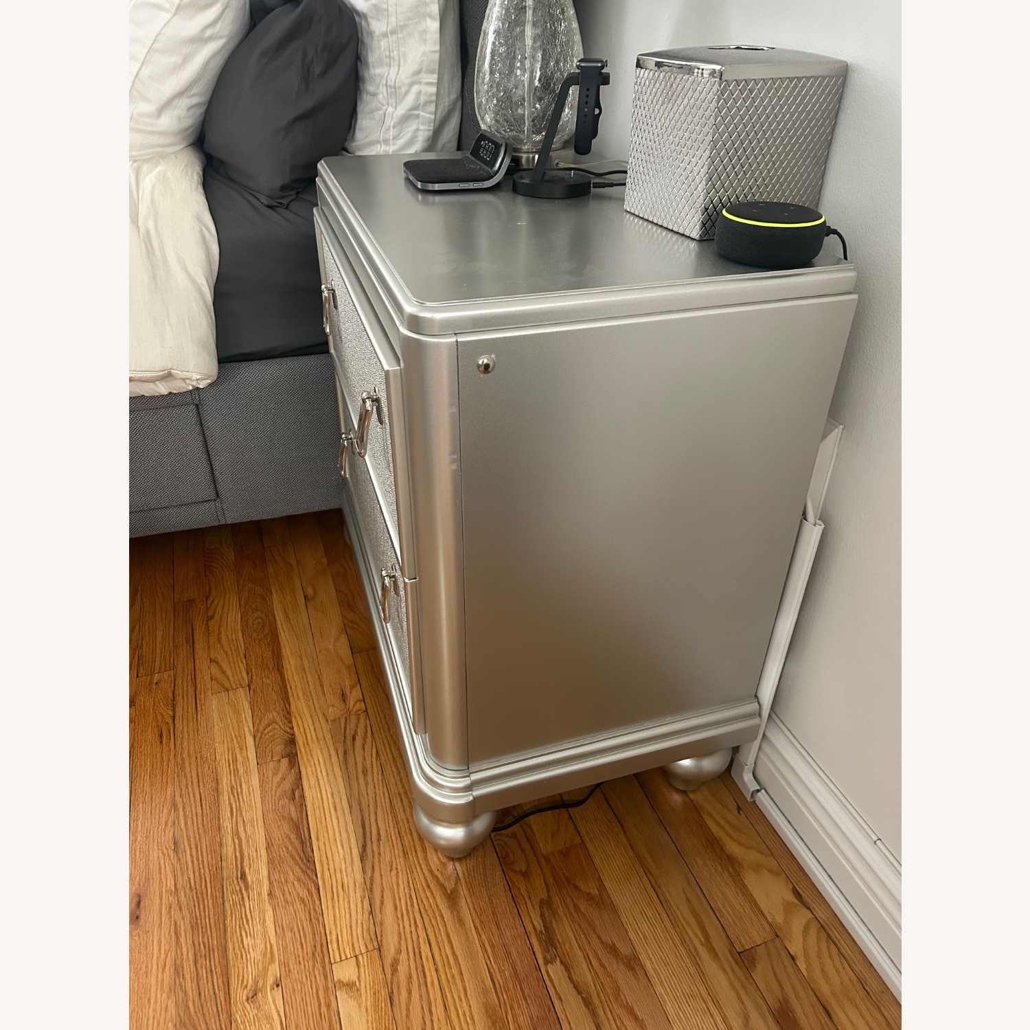 Diva II Set of 2 Nightstands - image-4