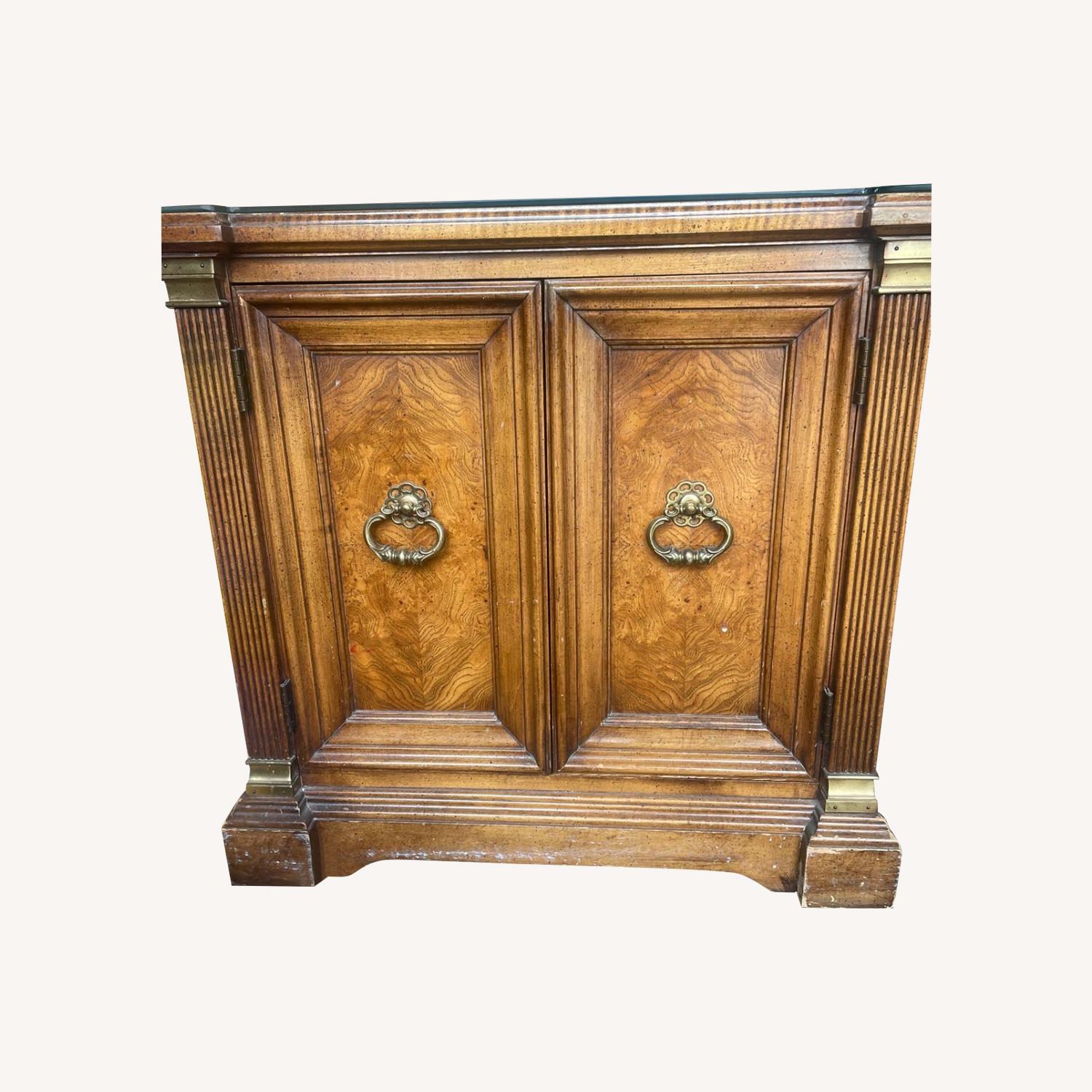 Corinthian Set of Night Tables - image-0