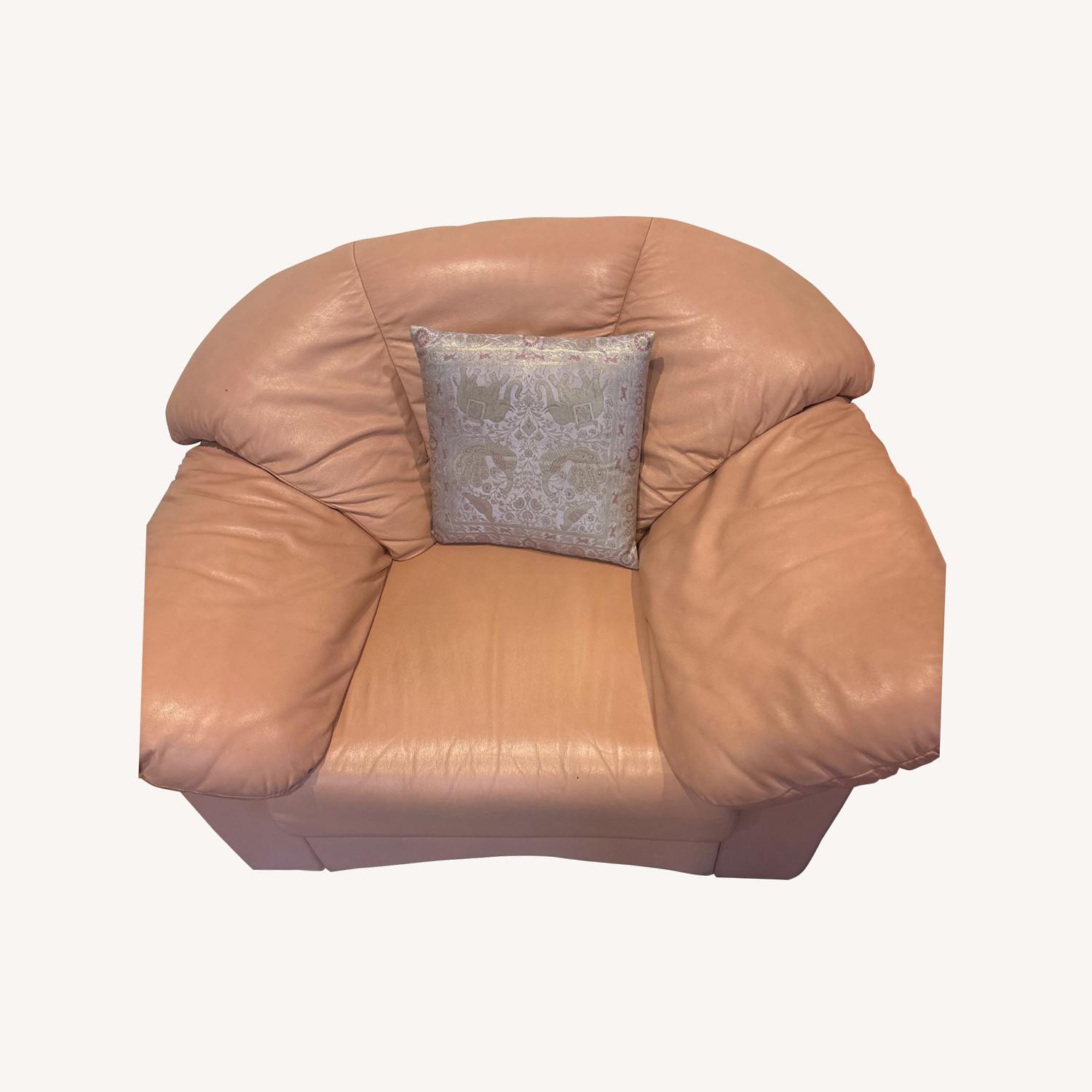 Single Couch - image-0