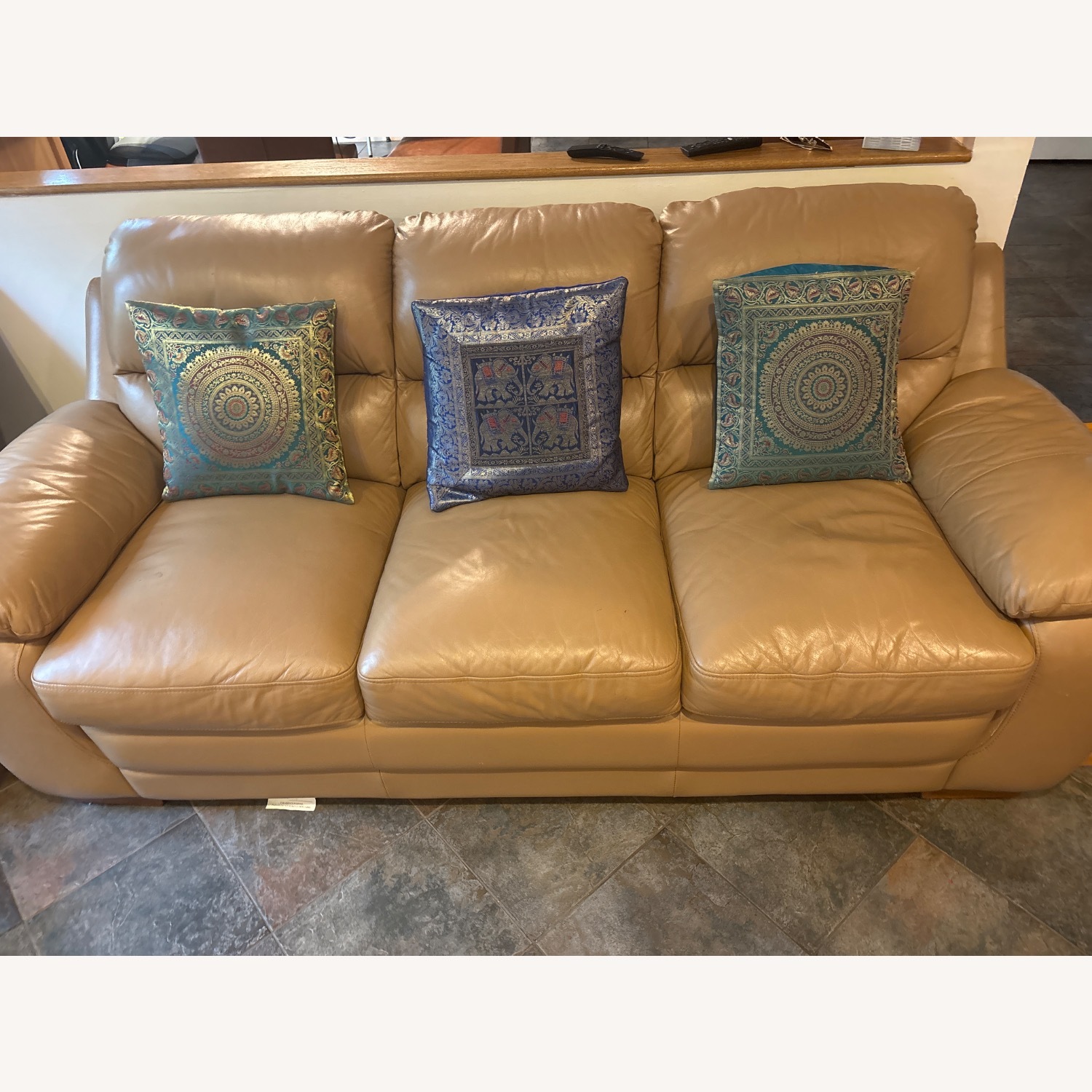 3 Pieces Sofa - image-1