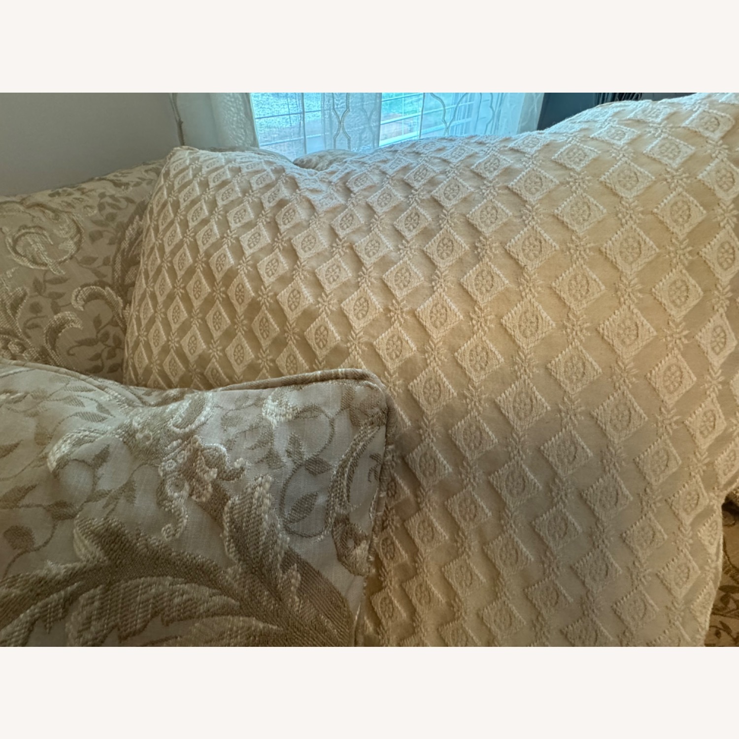 Custom Design Sofa - image-8