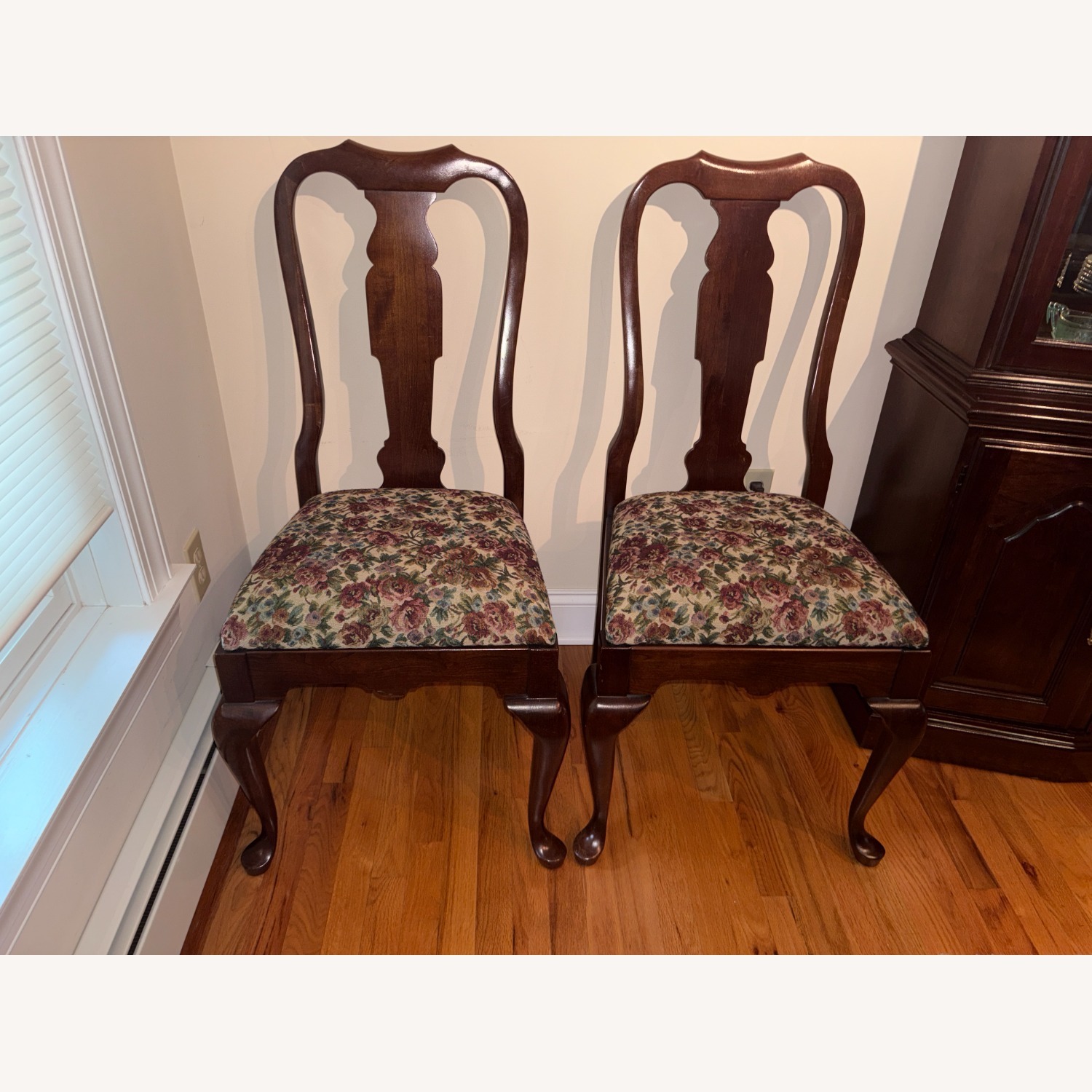 Full Dining Set- 8 Chairs, 3 Table Leaves - image-3