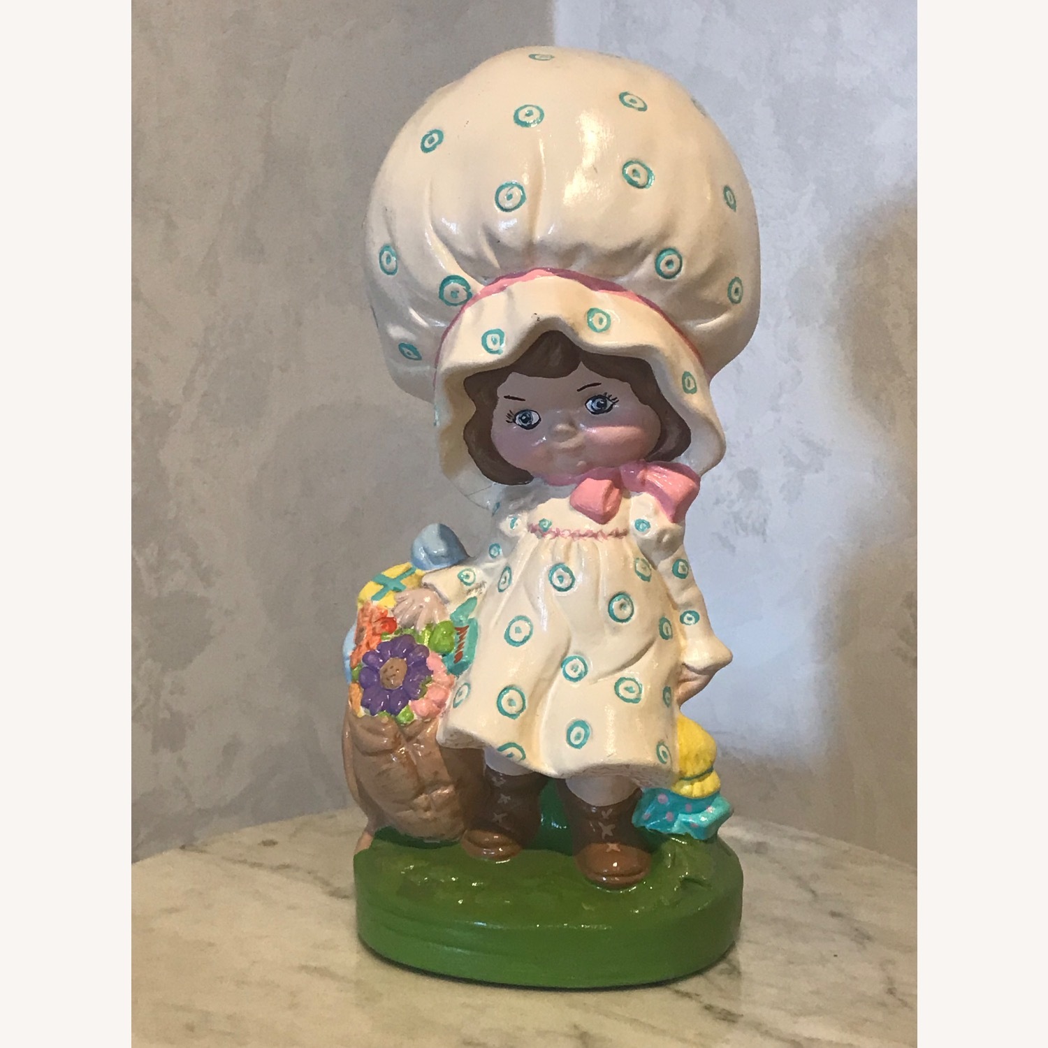 Vintage 1970s Bonnet Hat Hand Painted  Figurine - image-16