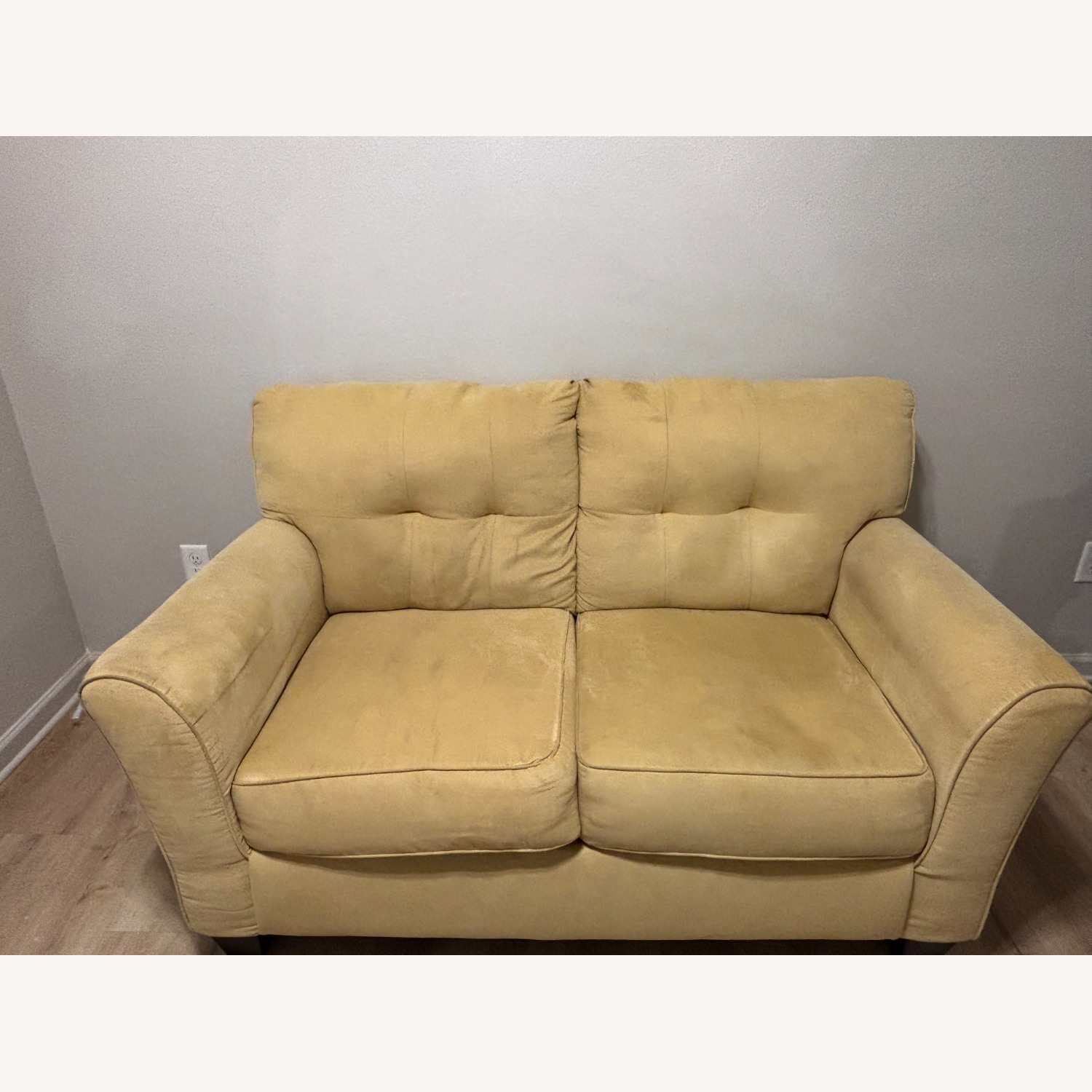 Ashley Furniture Keerwick Yellow Loveseat - image-3
