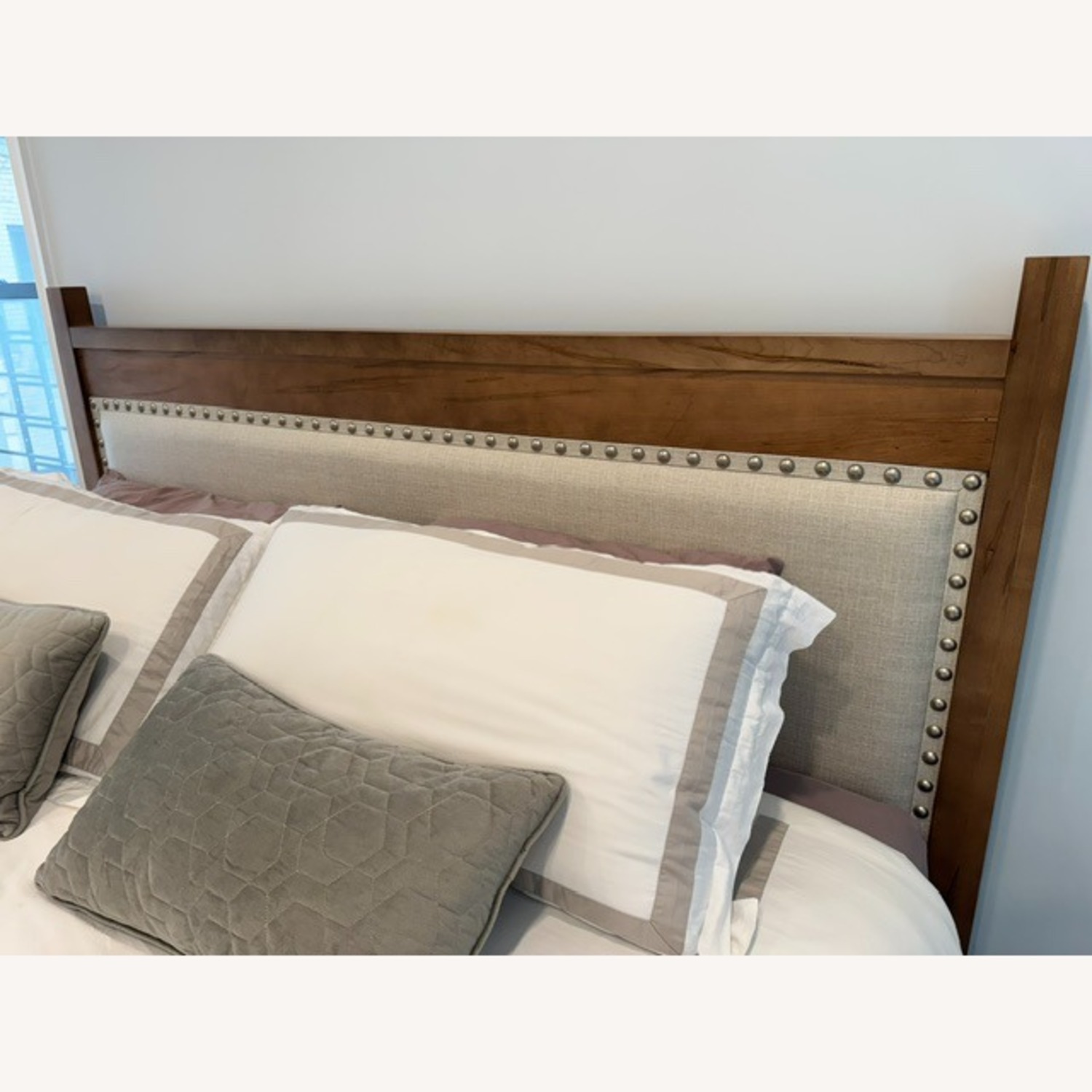 Bassett Heritage Upholstered King Size Bed - image-4