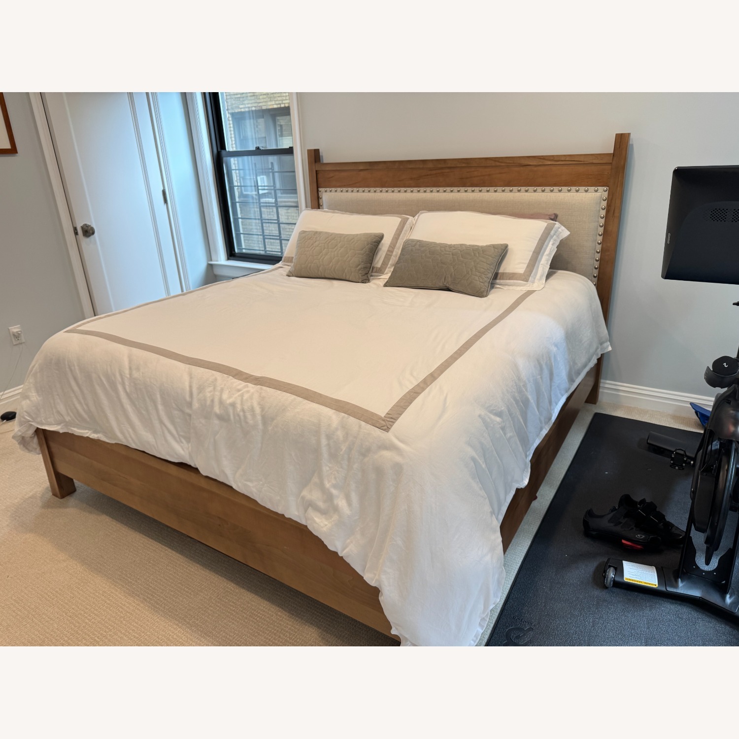 Bassett Heritage Upholstered King Size Bed - image-1