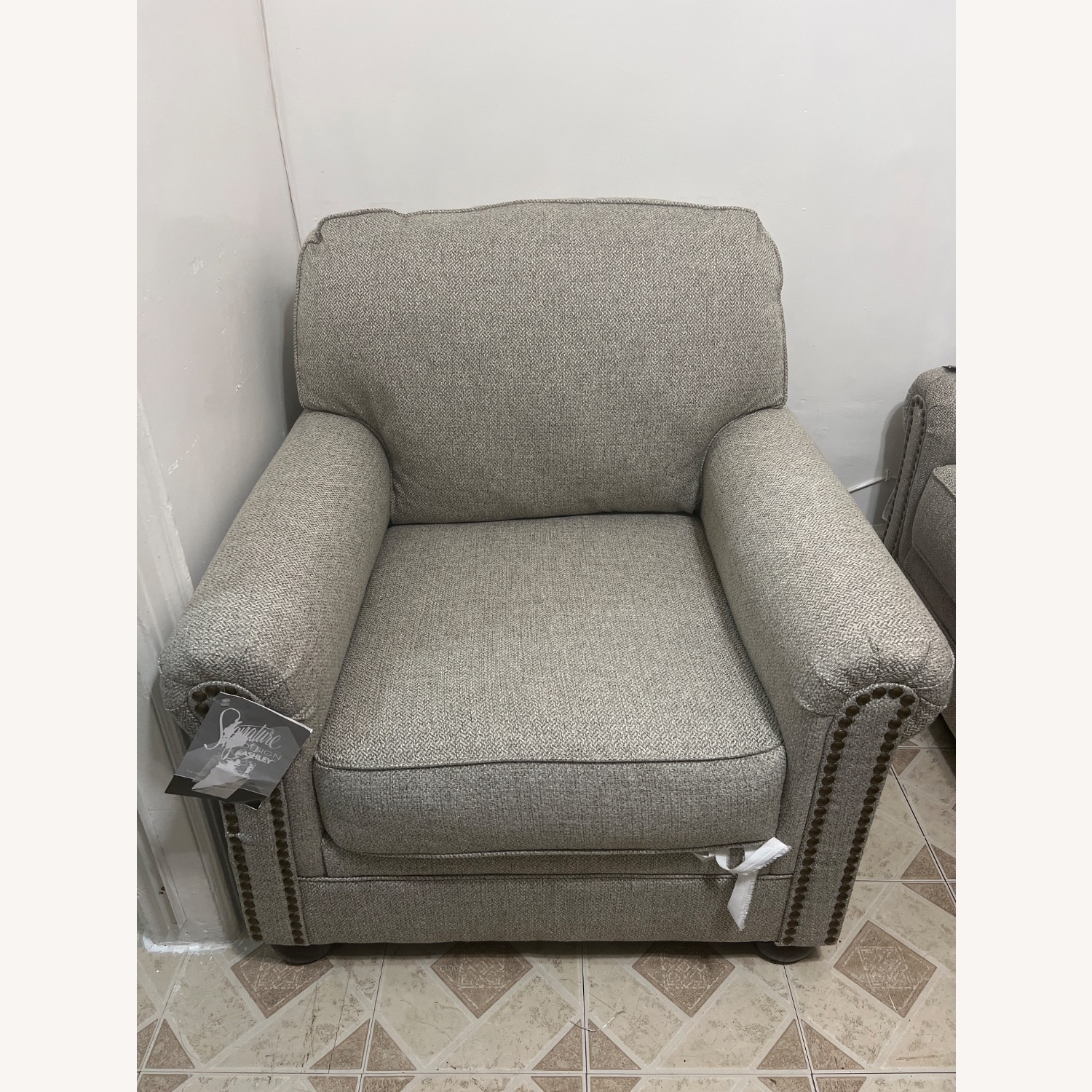 Raymour & Flanigan Gaelon Chair - image-1