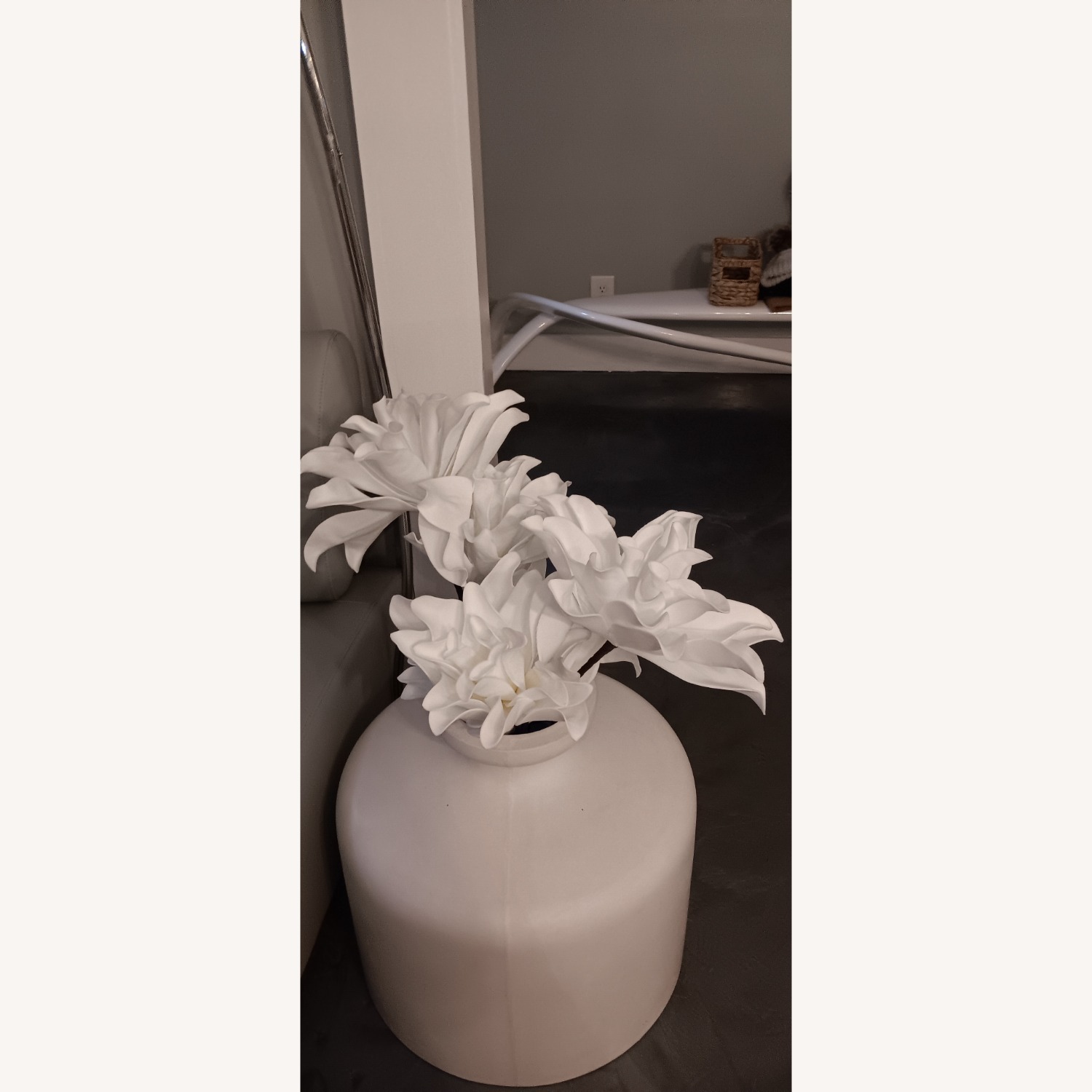 Ardeco Vase White Concrete - image-1