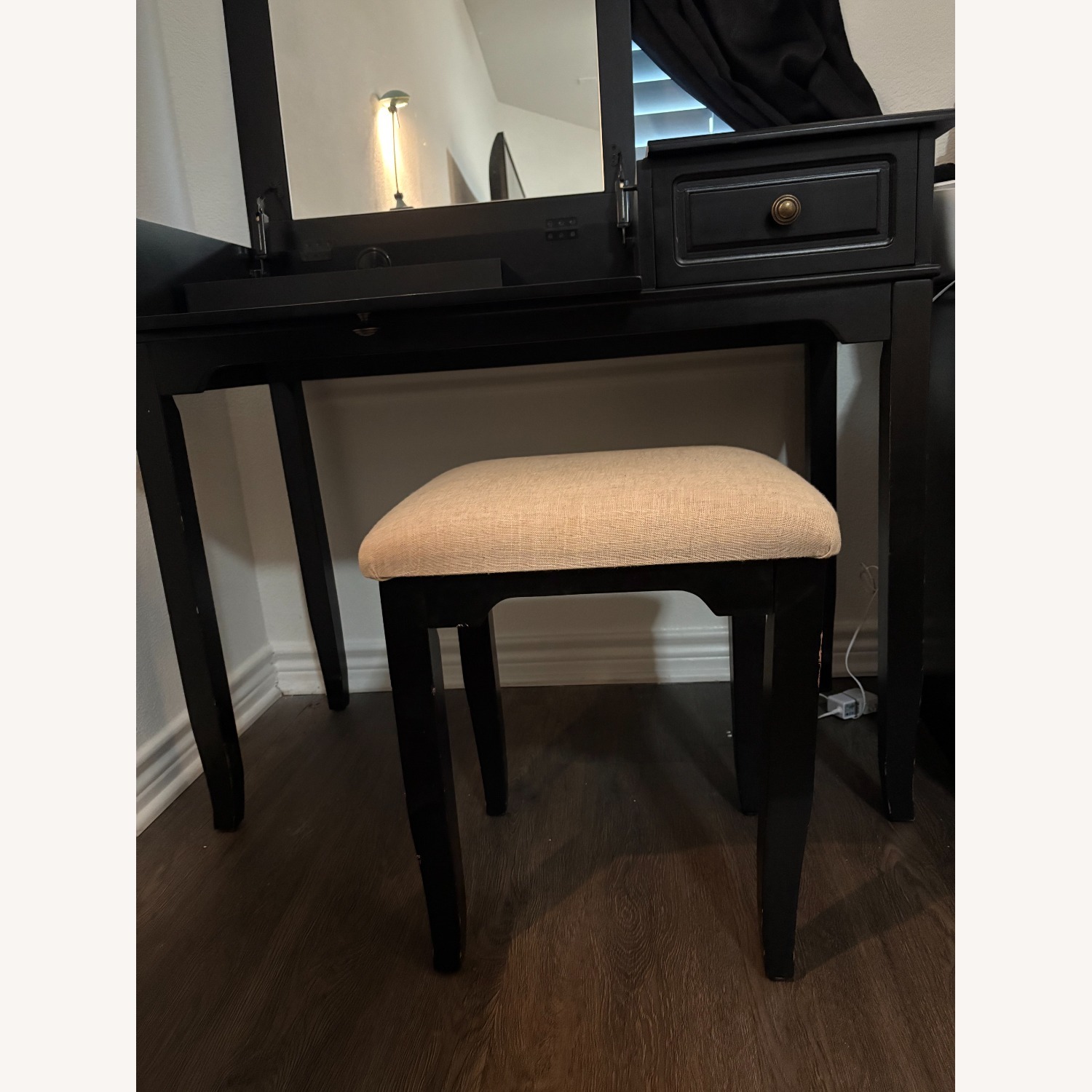 Wood make-up Desk with Chair - image-3