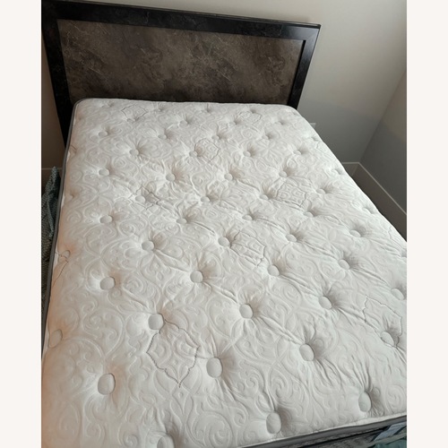 Used Full Size Bed for sale on AptDeco