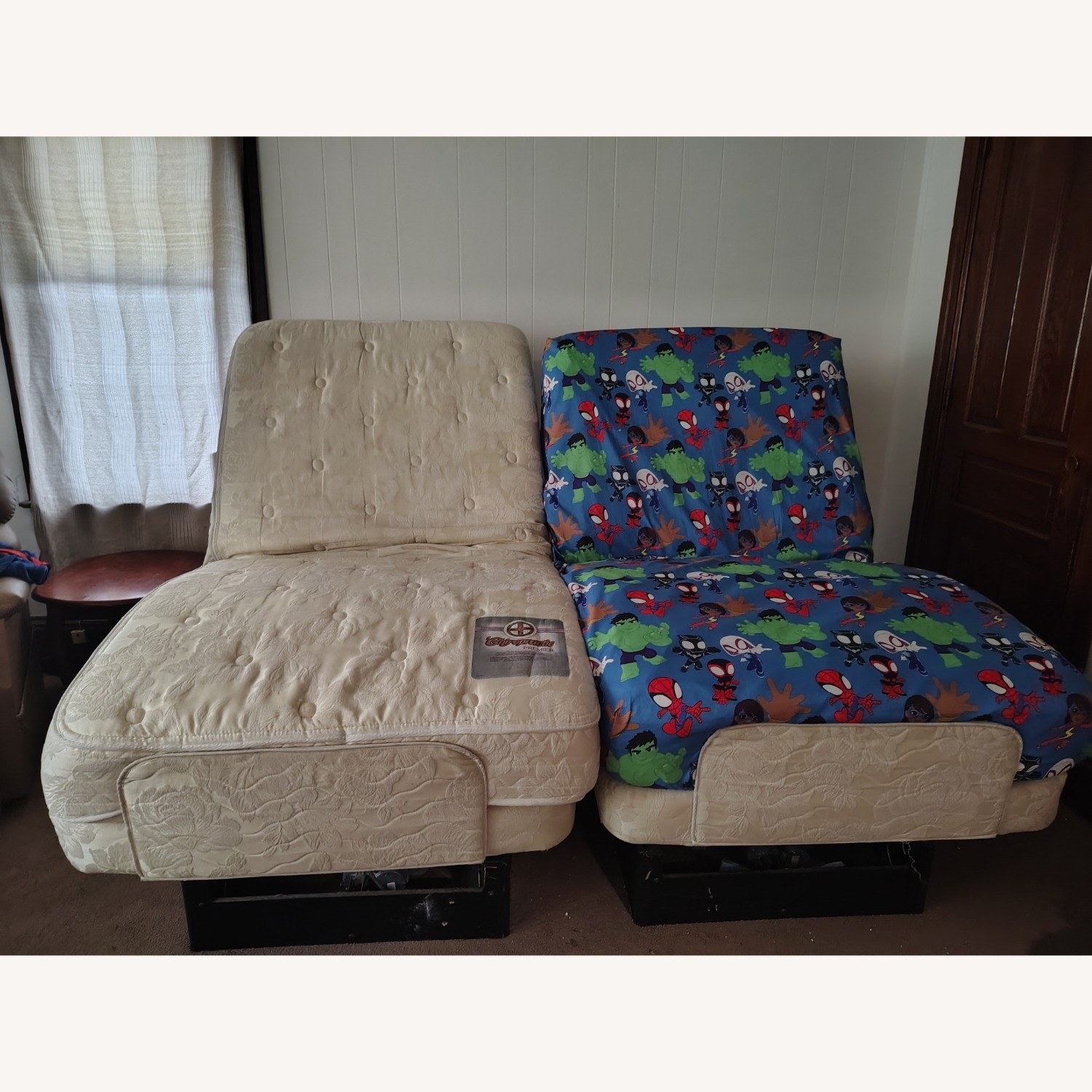 2 Twin Lift Beds - image-4