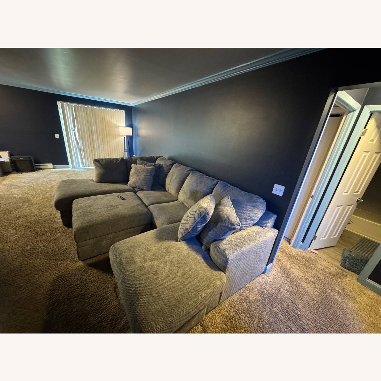 Cassleburry 3 Piece Gray Sectional Couch With Storage - image-9