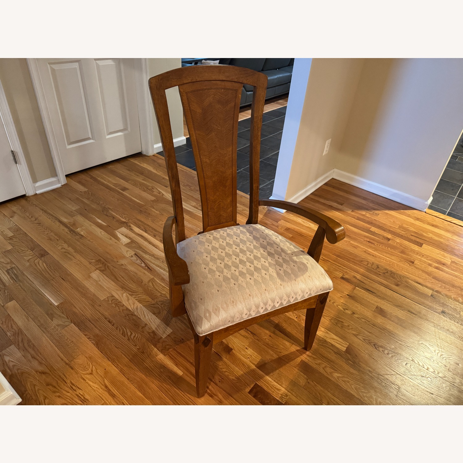 Dining Room Set - Expandable Table, 6 Chairs - image-10