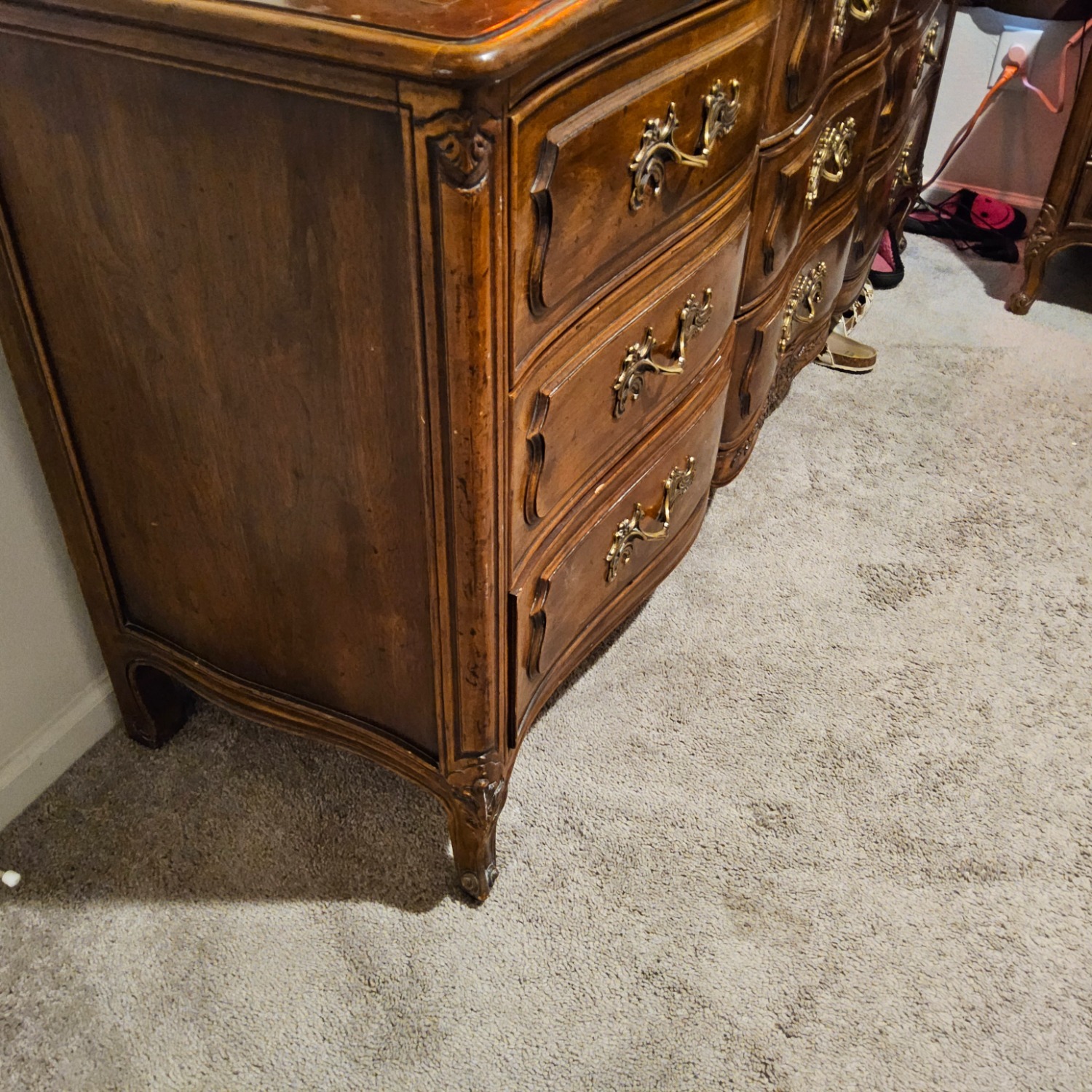 Vintage Henredon Dresser W mirror - image-3