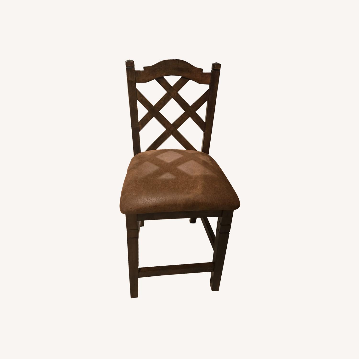 6 Dining Room Table Chairs - image-0