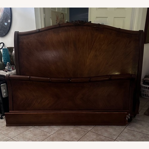 Used King size Slay Bed Head and Footboards for sale on AptDeco