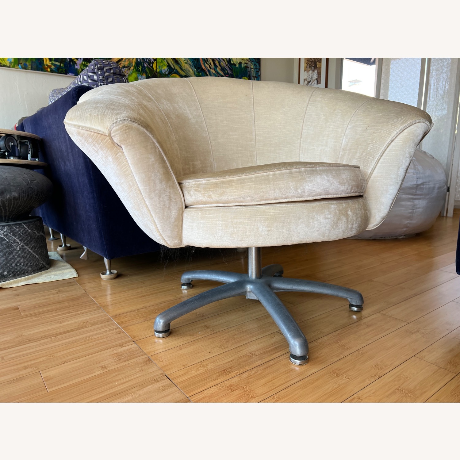 She’ll-Shaped Swivel Chair in Pearl Fabric  - image-1