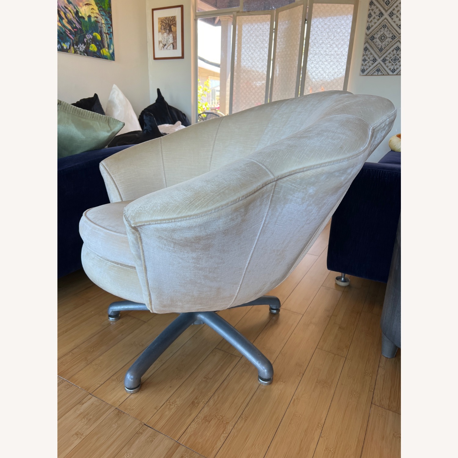 She’ll-Shaped Swivel Chair in Pearl Fabric  - image-3