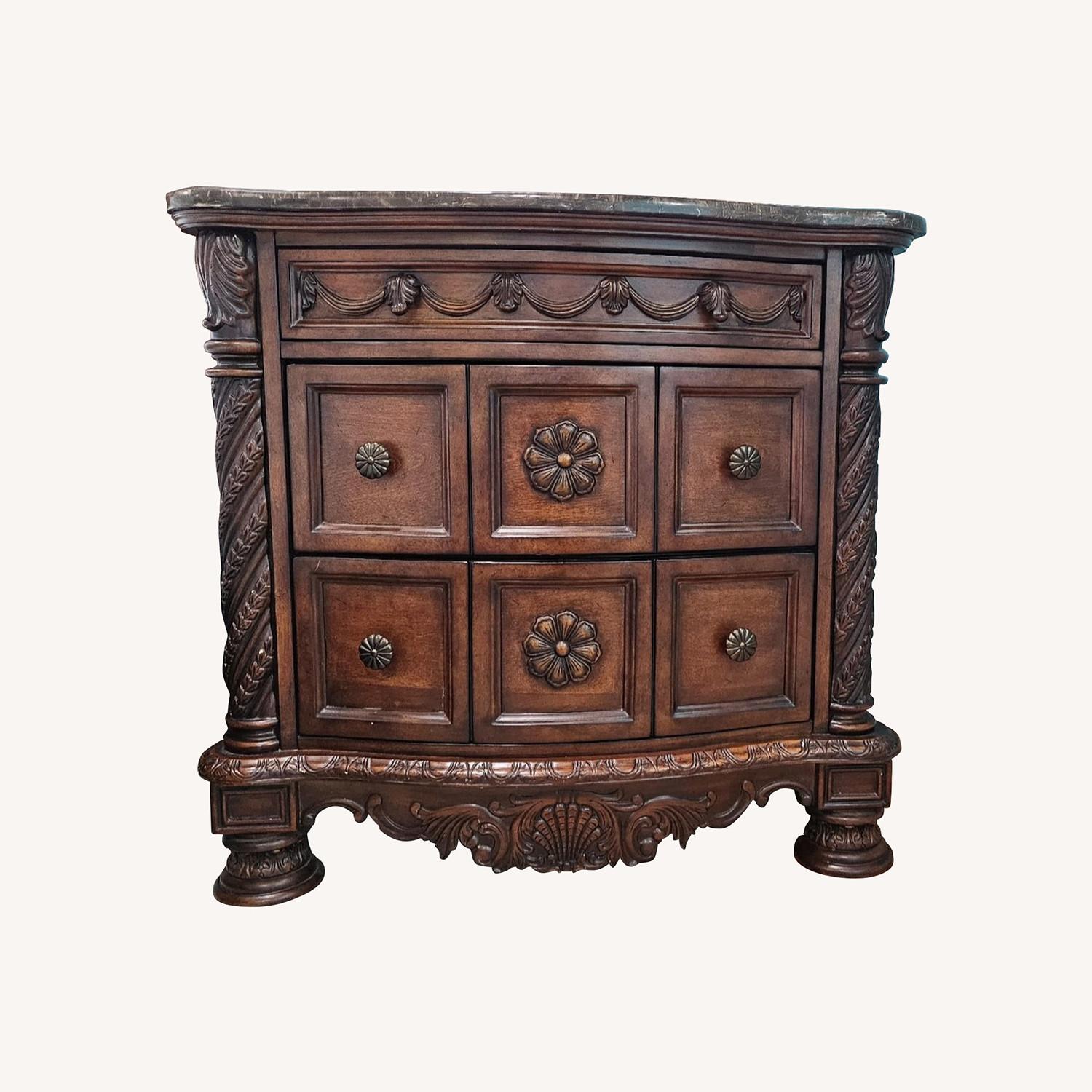 アシュレイホームストア　ナイトスタンド Nightstands