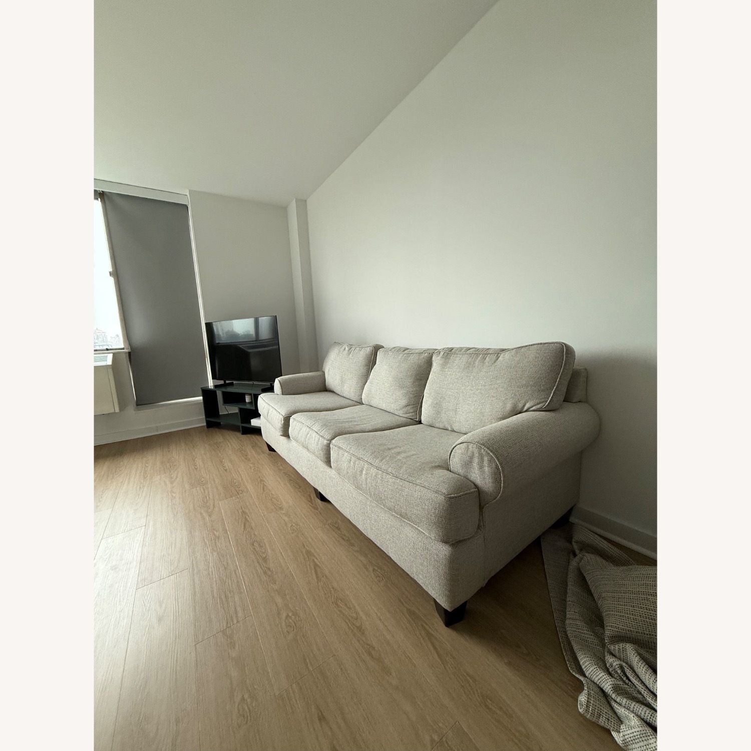 Shiloh Sleeper Sofa - image-3