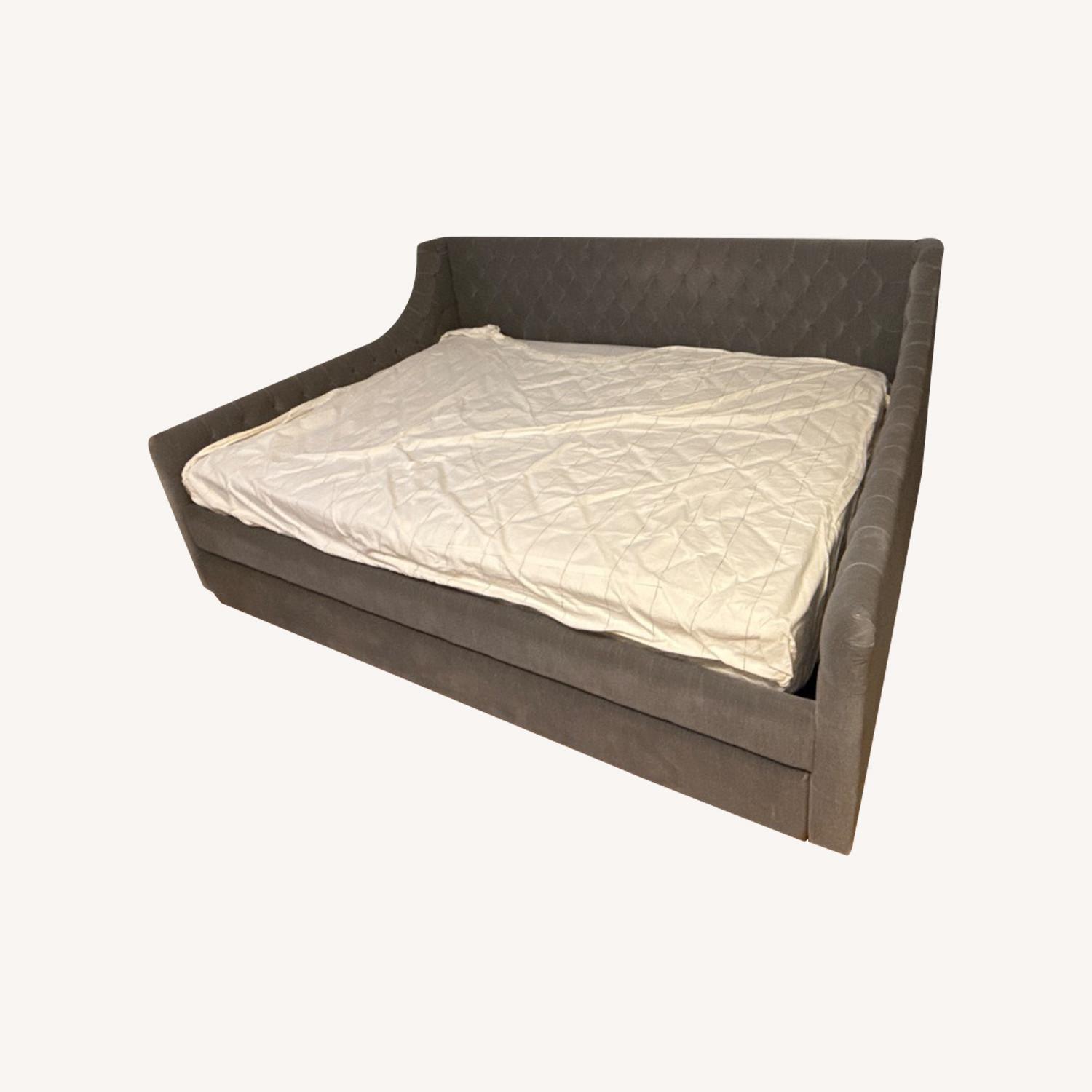 Devyn Tufted Velvet Daybed With Trundle - image-0