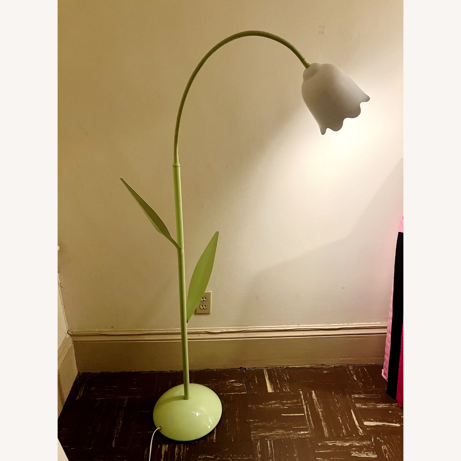 Urban Outfitters Renae Tulip Floor Lamp - AptDeco