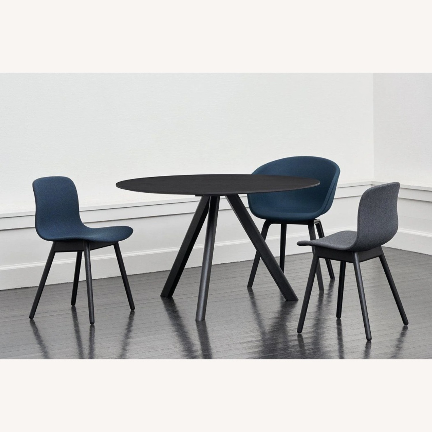 Hay Copenhague 20 Dining Table - image-3