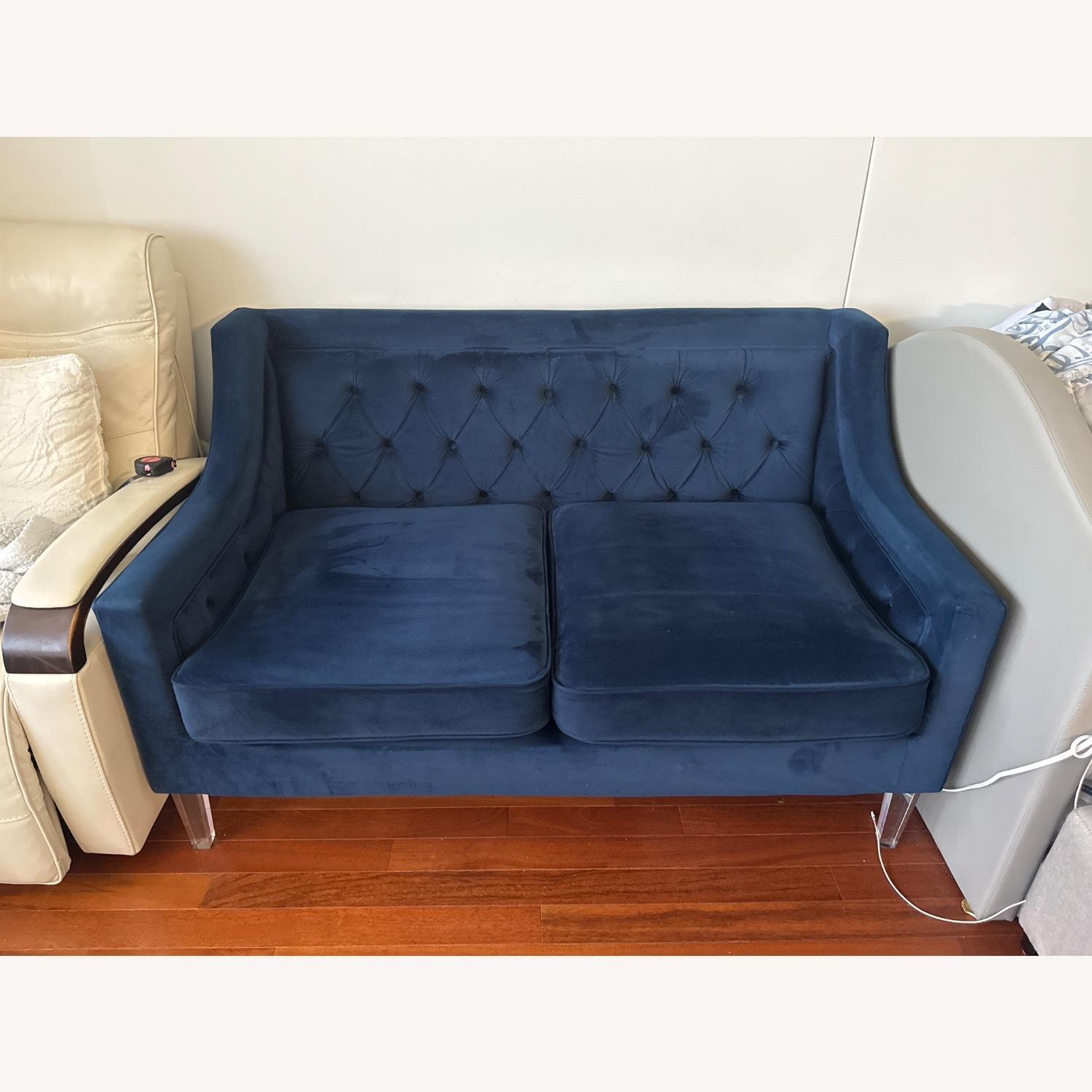 Tufted Velvet Blue Loveseat - image-4