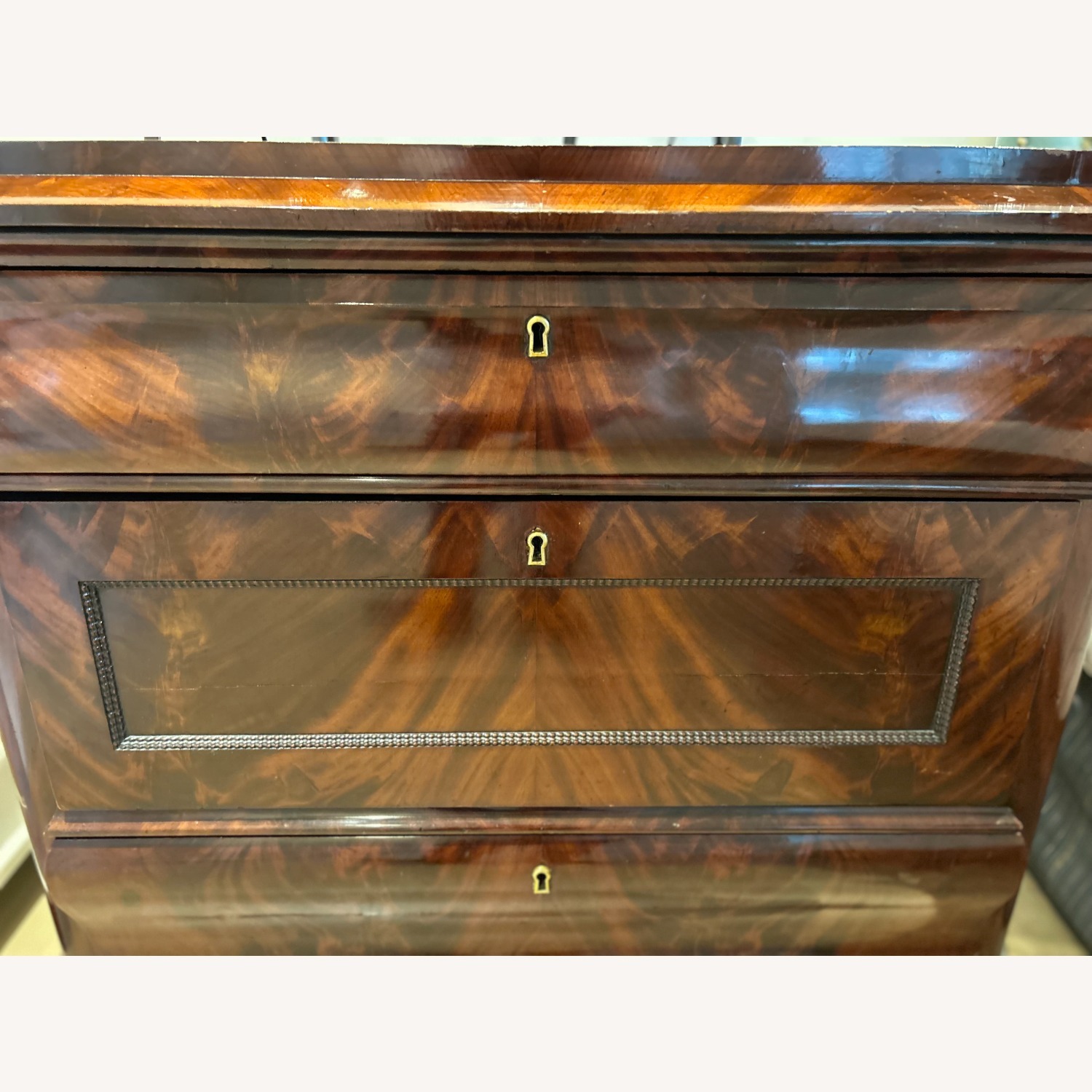 19th-century Biedermeier Mahogany Chest of Drawers - image-6