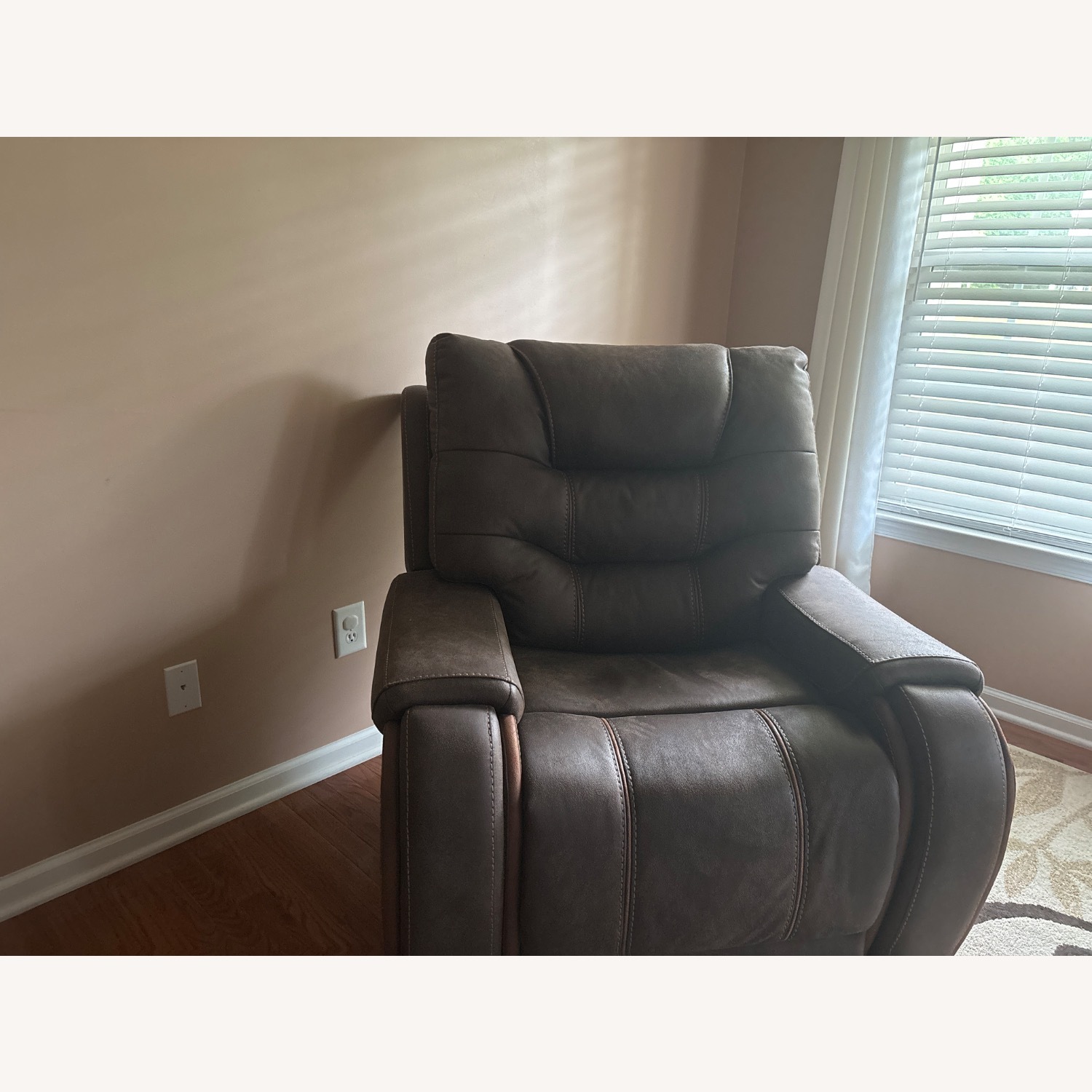 Rooms To Go Power Recliner - image-2