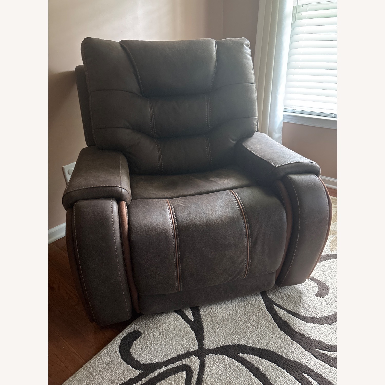 Rooms To Go Power Recliner - image-1