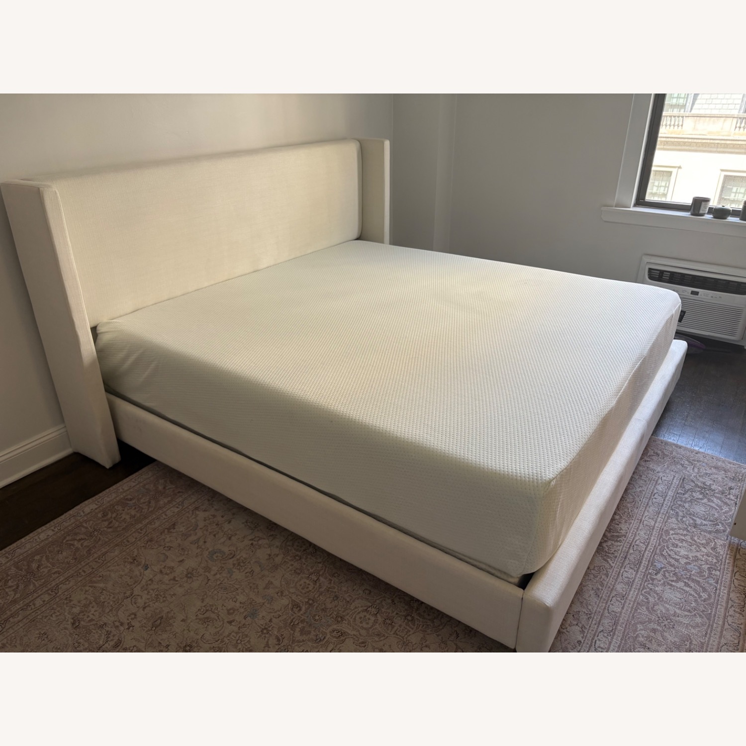 Pottery Barn Elliot Shelter Upholstered King Bed - image-8