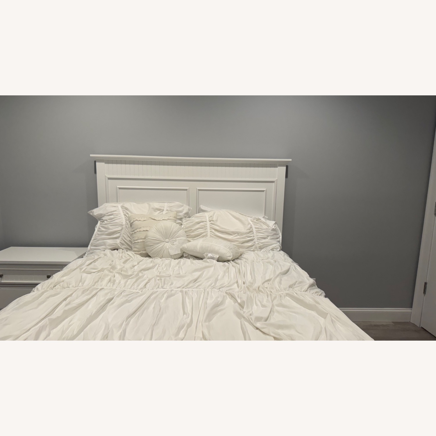 Spencer Queen White Storage Platform Bed - image-5
